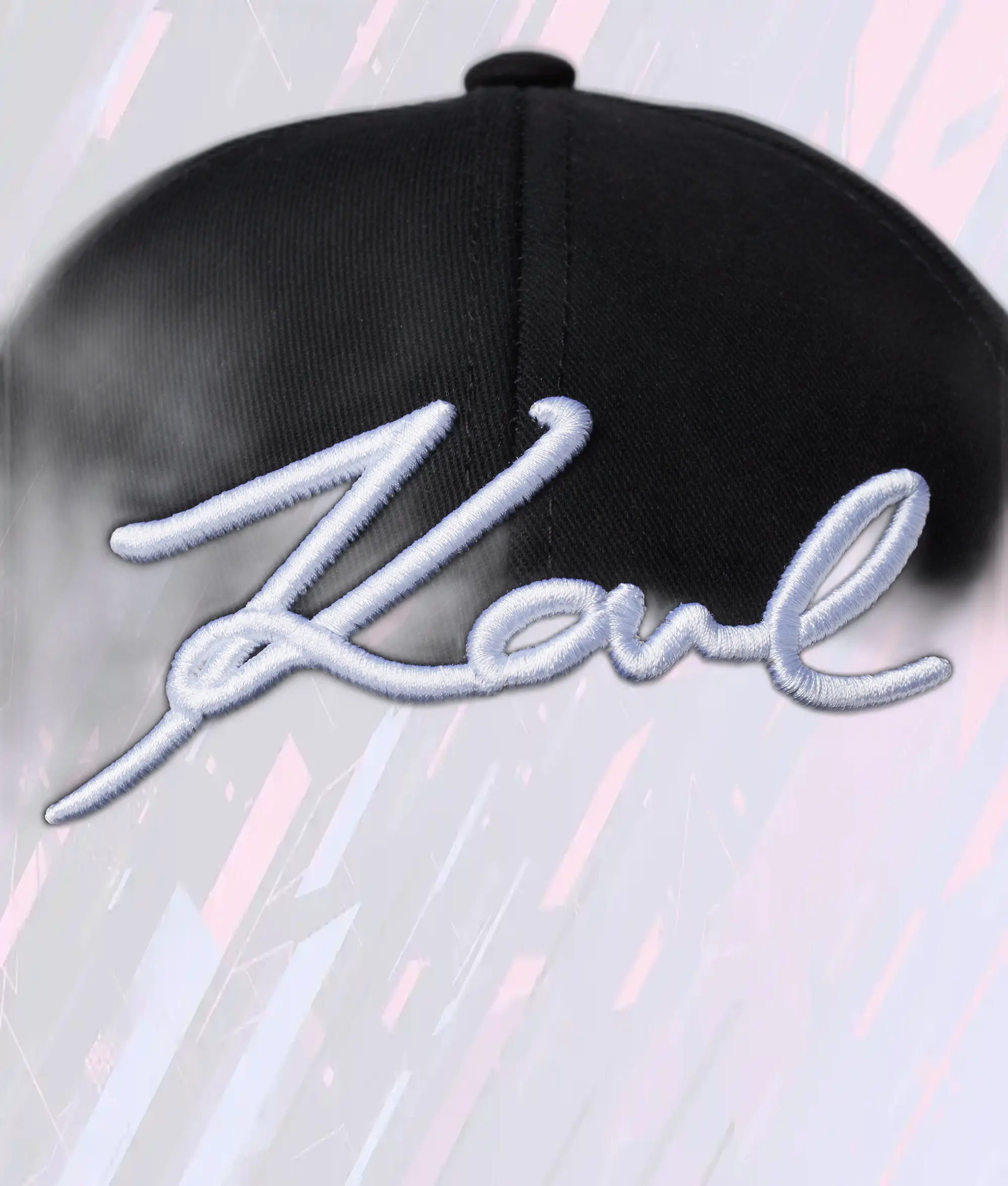 Casquette Karl Lagerfeld Noir à Logo Emblématique - Design Signature avec Bordure Contrastée