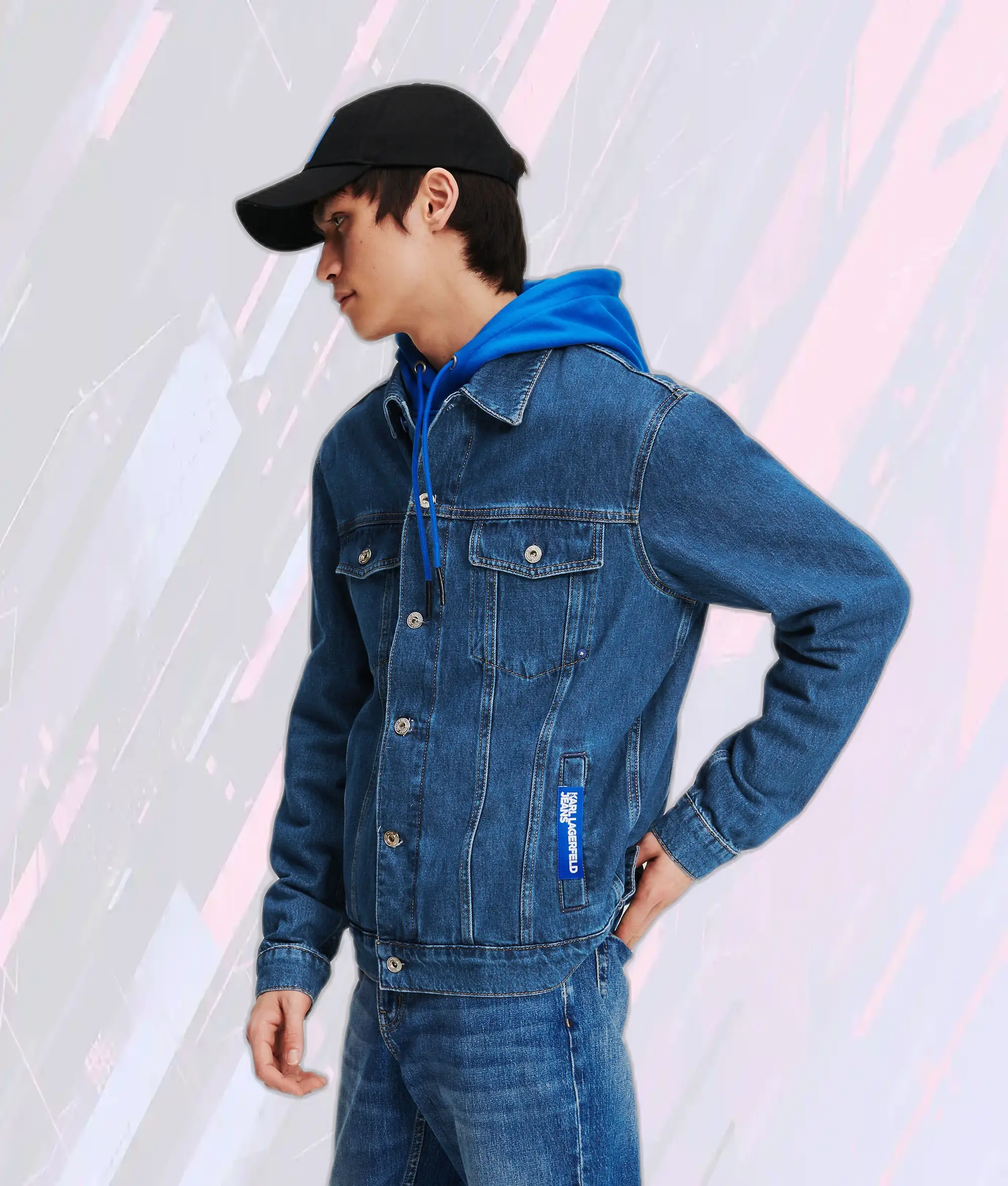 Veste en denim délavé bleu moyen à coupe classique Karl Lagerfeld modèle Klj