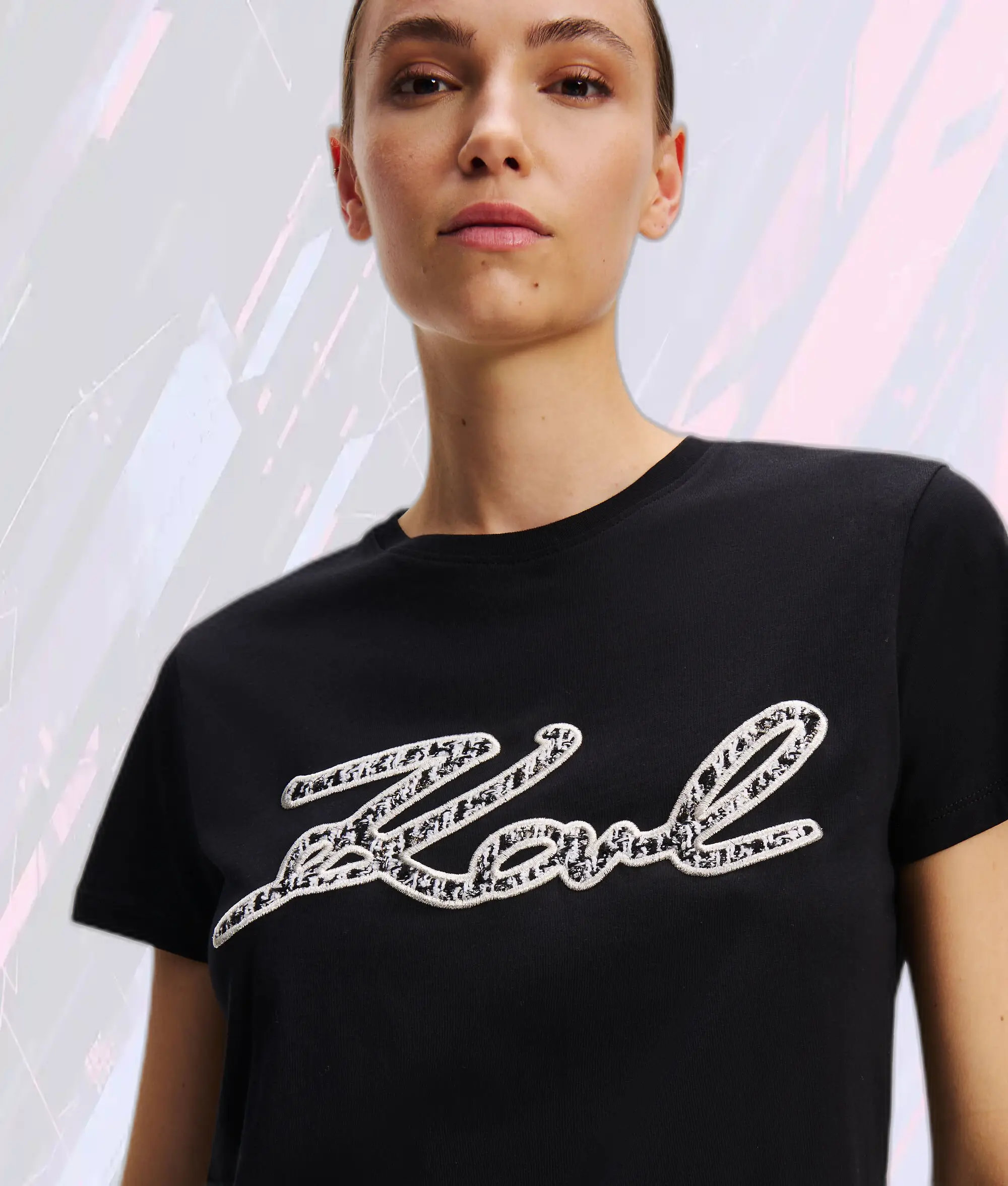T-shirt Iconique Karl Lagerfeld en Bouclé Noir - Modèle Signature Élégant