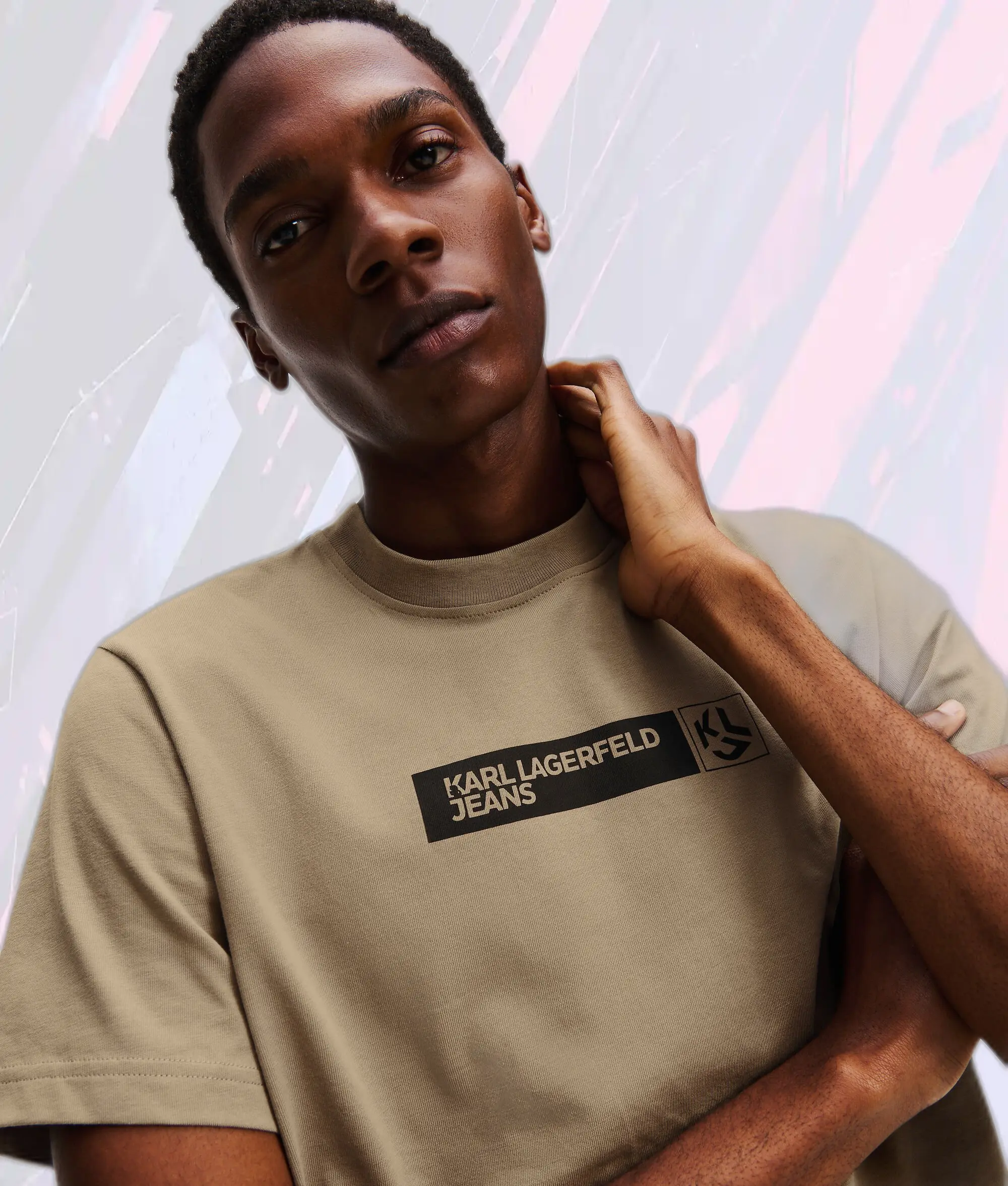 Karl Lagerfeld T-Shirt Cintré Élégant Nuance Taupe Sable - Coupe Contemporaine