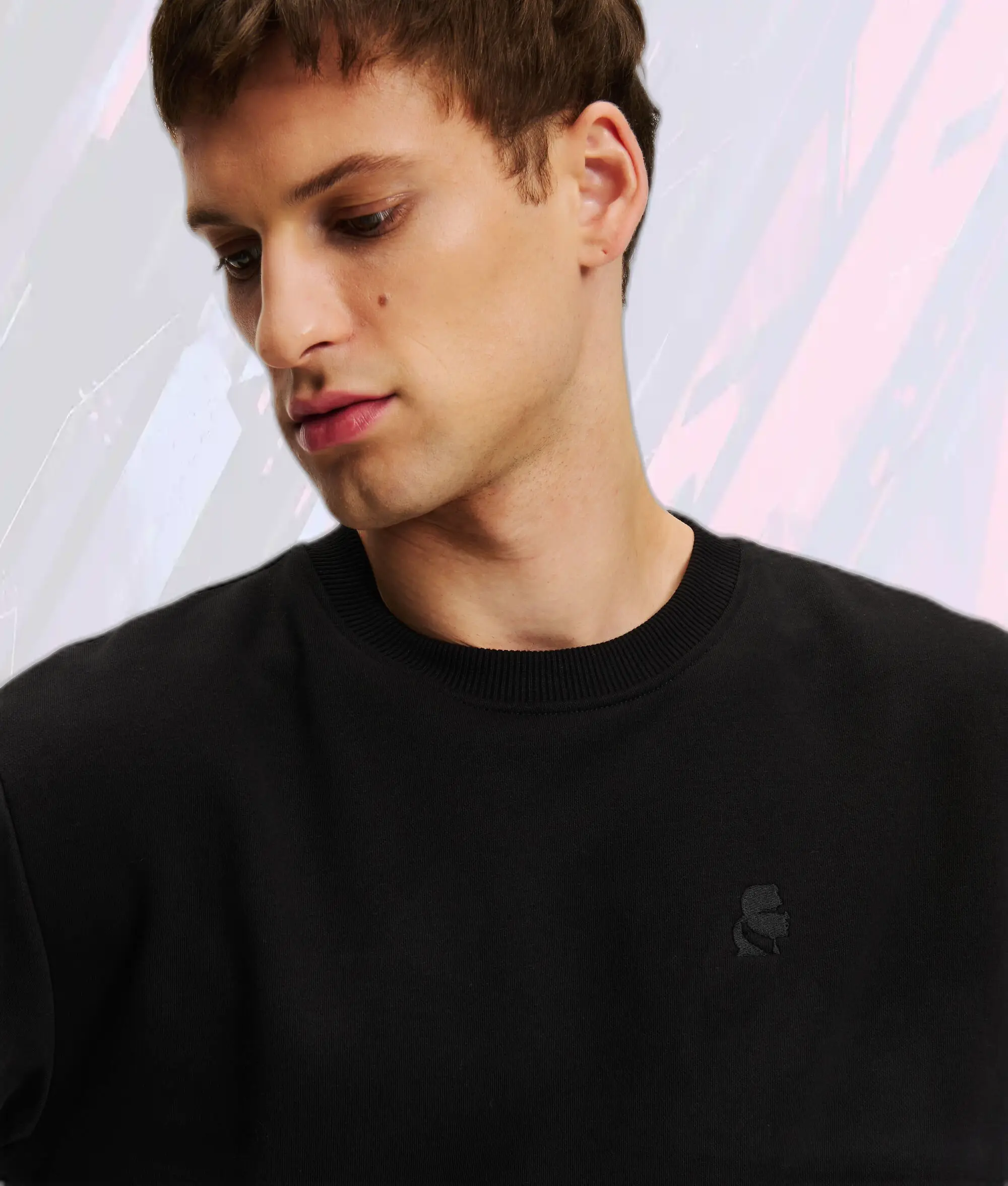 Pull à capuche Karl Lagerfeld logo brodé - Noir classique style signature emblématique