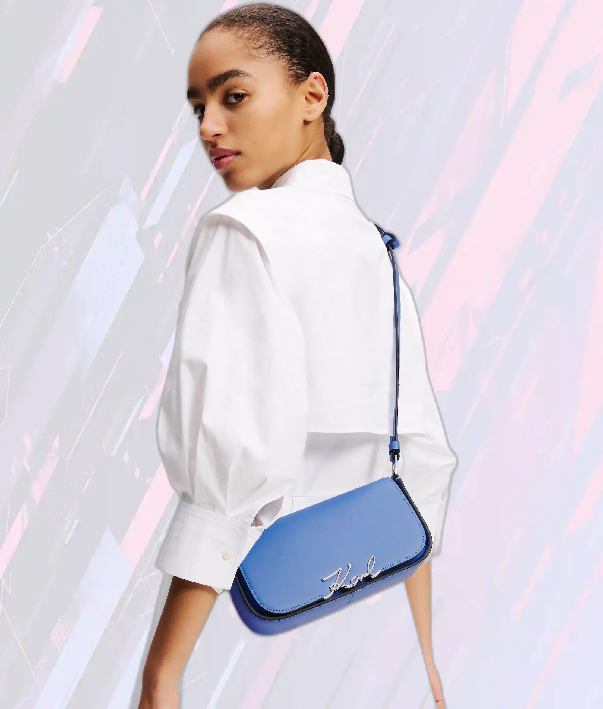Sac Bandoulière Réversible Signature K Bleu Outremer de Karl Lagerfeld - Double Usage Élégant