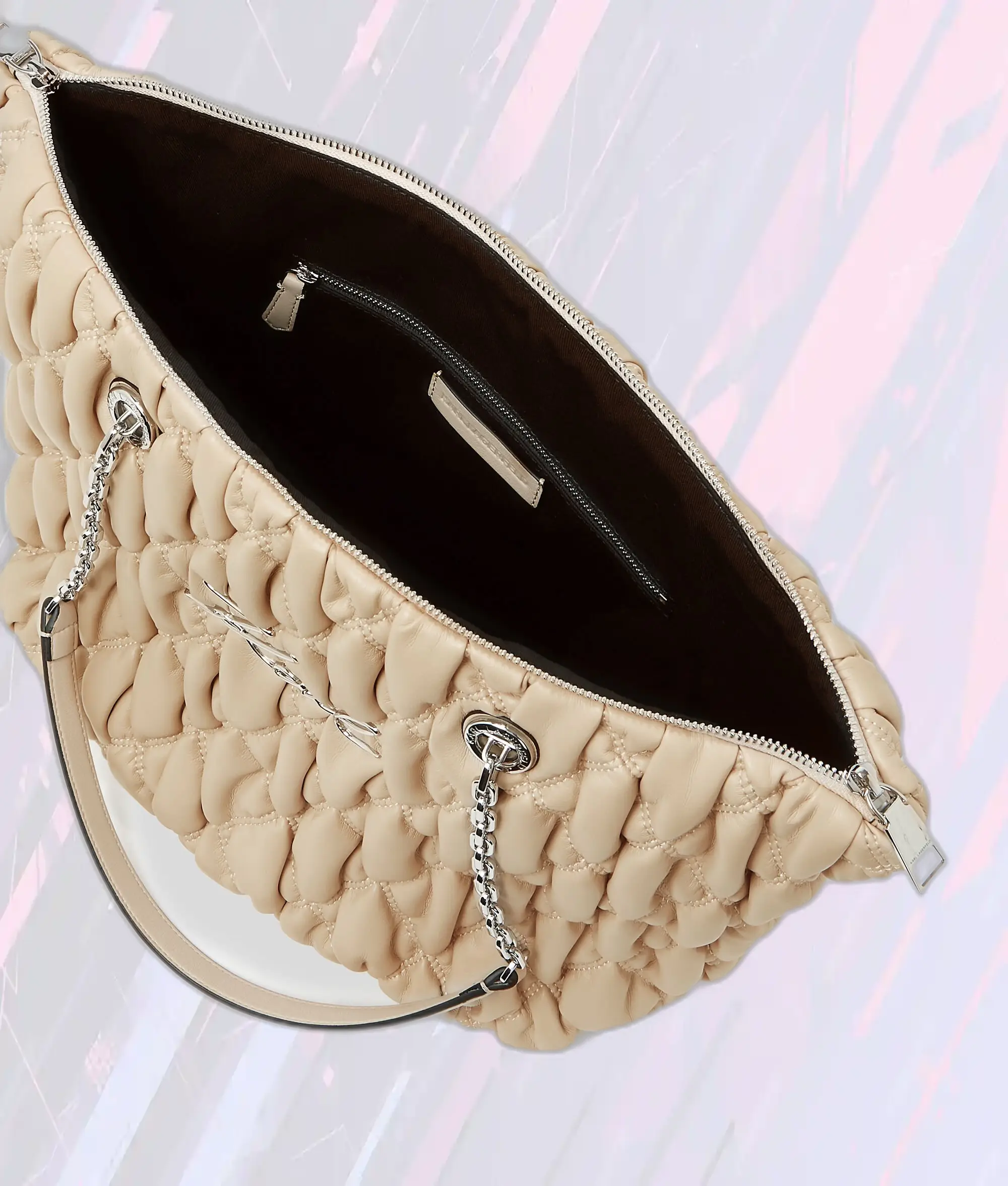 Karl Lagerfeld Sac Cabas Élégant en Tissu Trench Beige Sable avec Logo Signature K et Détails Matelassés Luxe