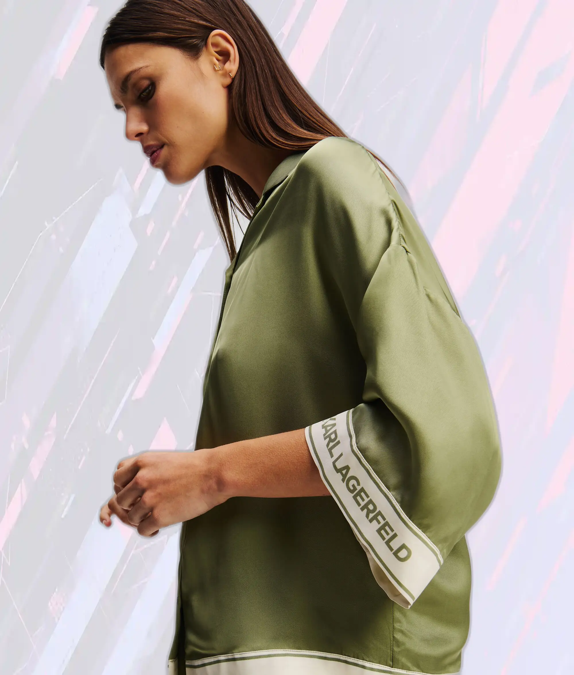 Chemisier Femme Élégant Manches Courtes Vert Pétrole - Collection Exclusive Karl Lagerfeld Printemps-Été 2024 en Soie Fluide