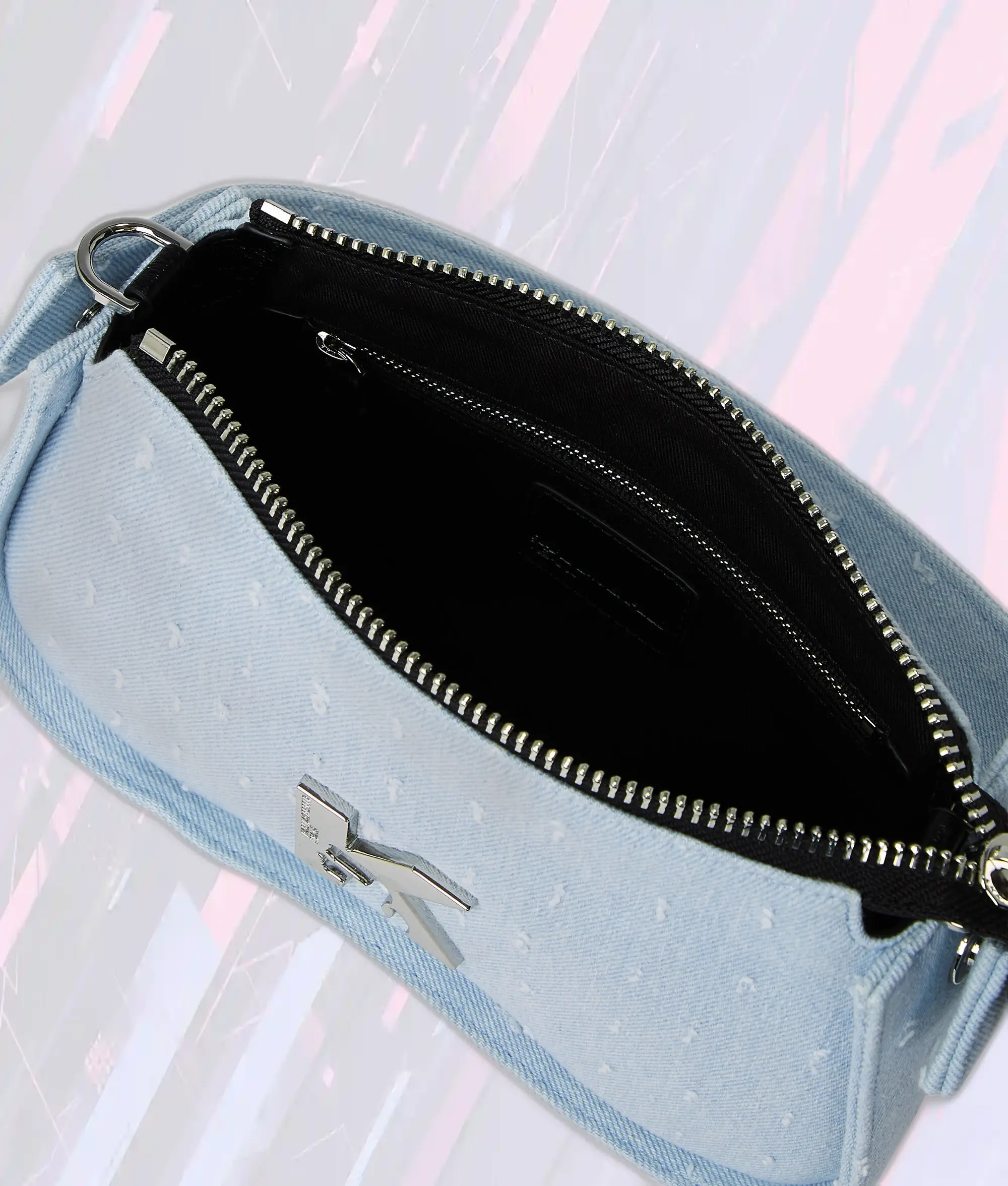 Lunettes de Soleil Karl Lagerfeld Bleu Délavé en Bouclé - Sac Élégant à Poignée Supérieure en Tissu Texturé
