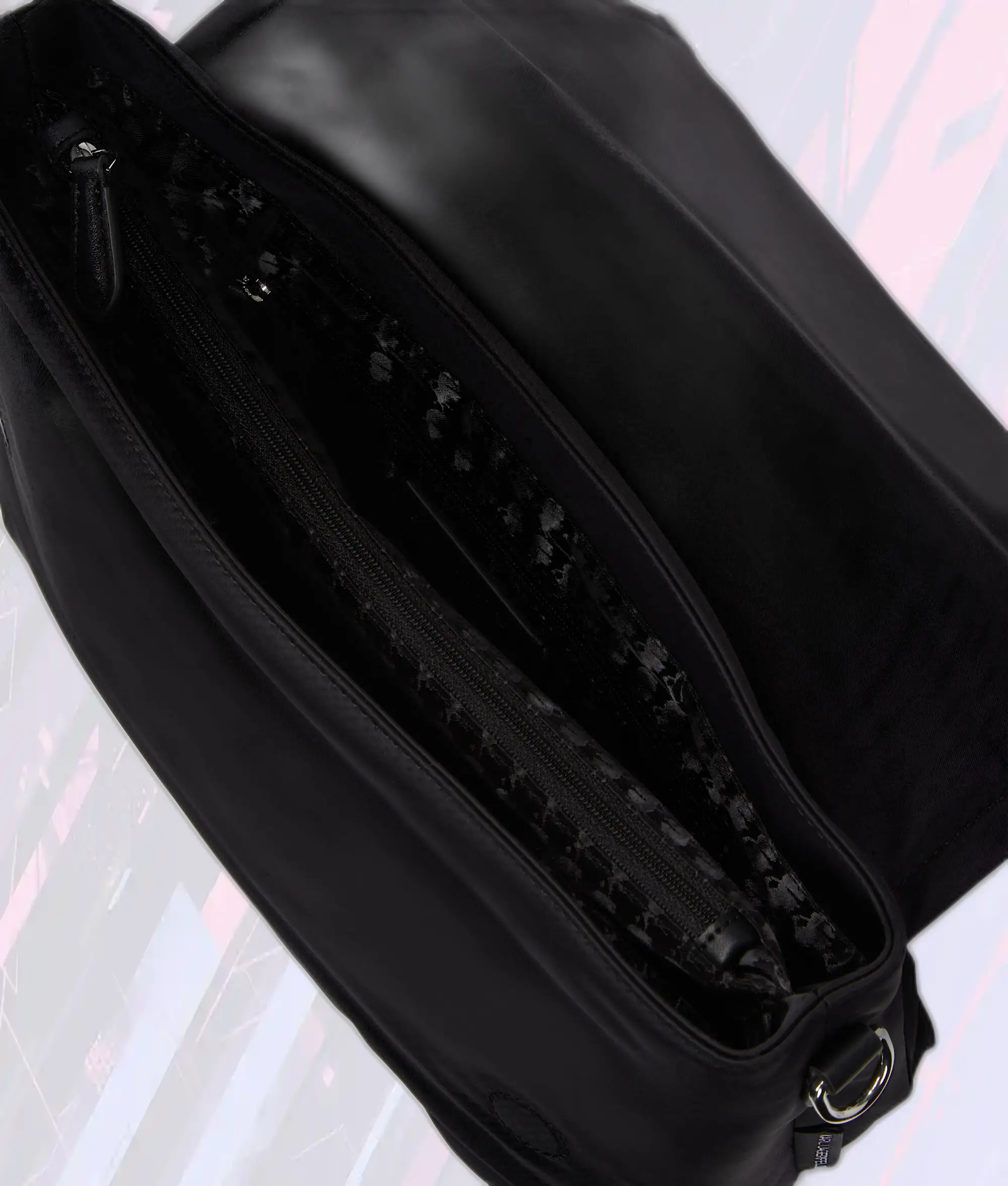 Sac bandoulière grand format noir iconique en nylon Karl Lagerfeld
