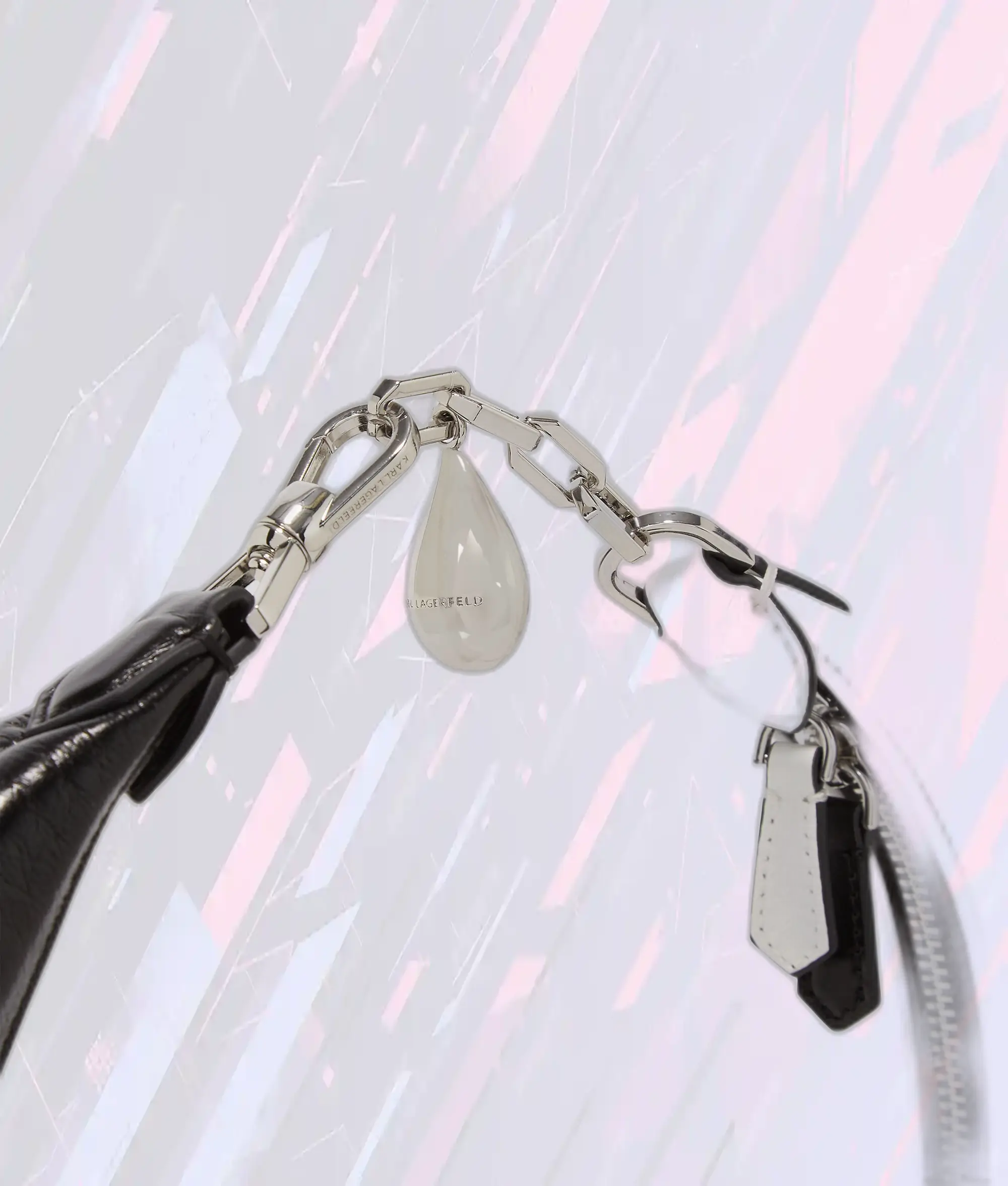 Sac Bandoulière Oversize Karl Lagerfeld KL X Joann en Noir et Blanc Élégant