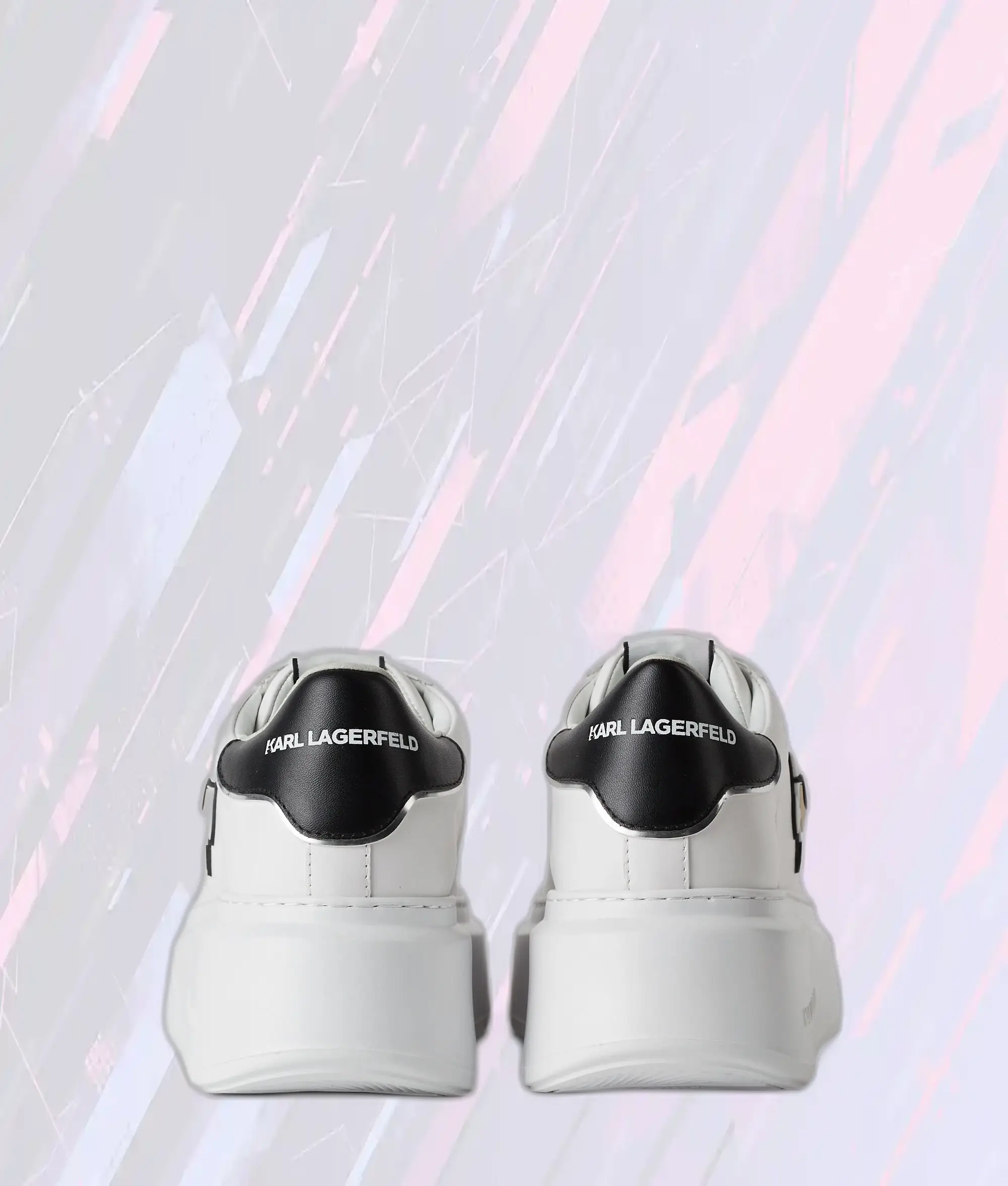 Chaussures Sport Karl Lagerfeld Édition Limitée - Baskets Capri NFT Blanche Signature