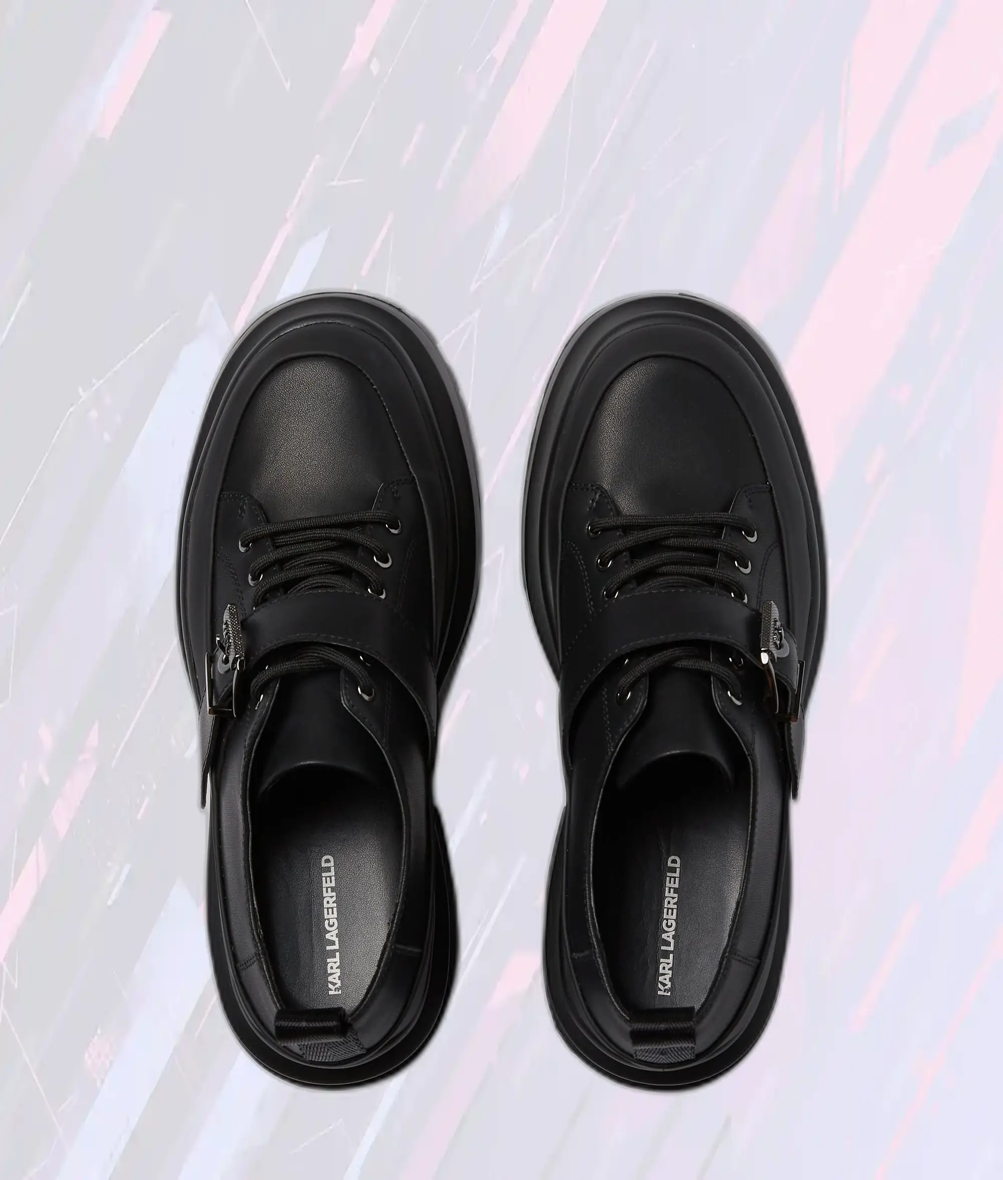 Chaussures Karl Lagerfeld Brooke en Cuir Noir avec Détail Boucle Argentée - Modèle à Embout Pointu Élégant - Style Contemporain avec Fermeture Ornementale