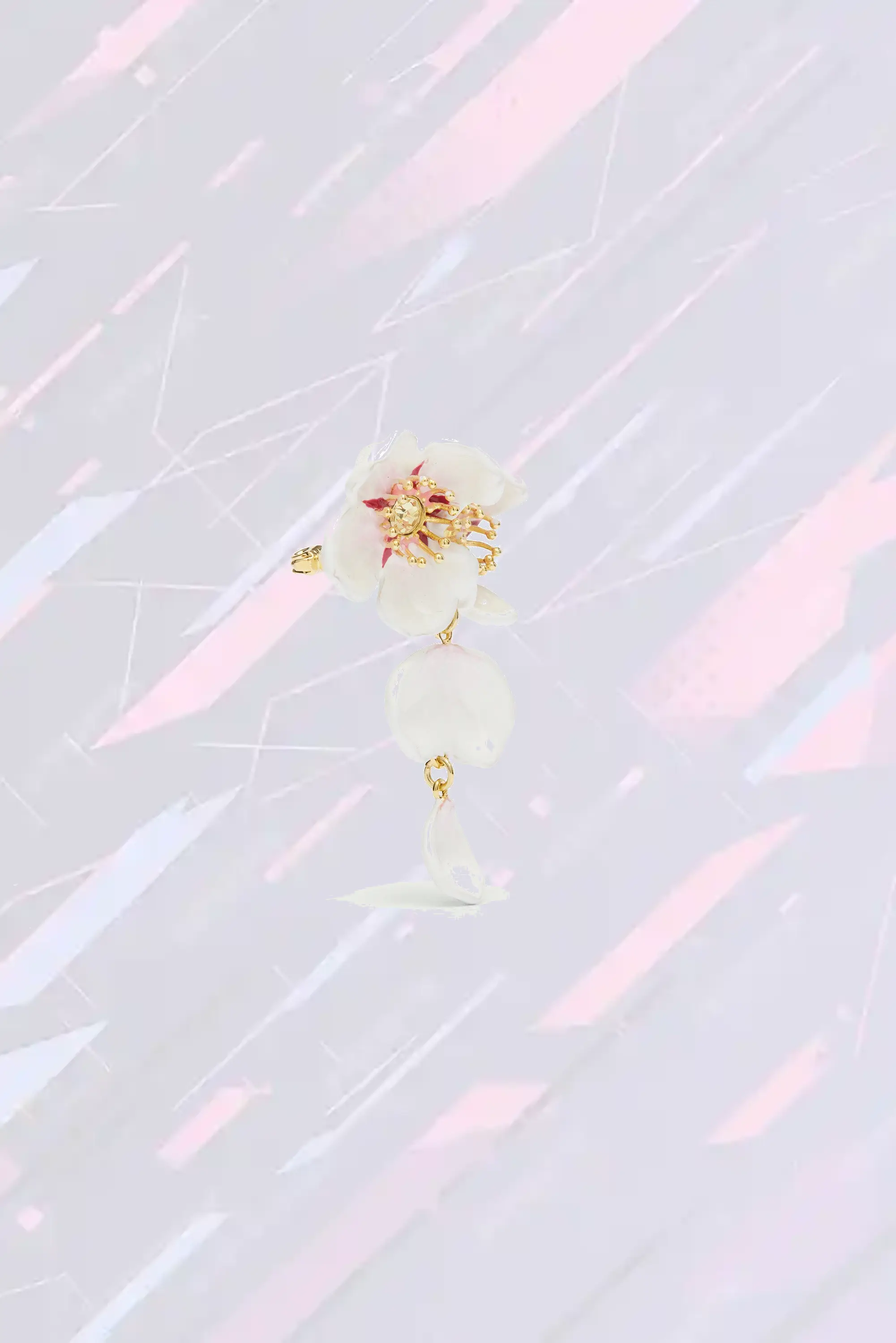 Broche Les Néréides - Éclat Florale Japonaise en Pétales Nacrés