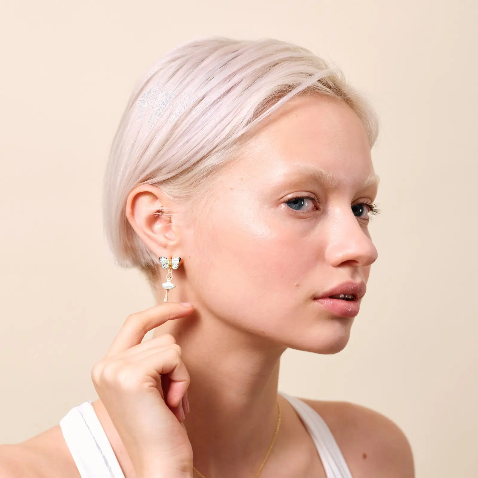 Boucles d'Oreilles Délicates Inspiration Ballet avec Papillon Émeraude Aquatique - Collection Les Néréides