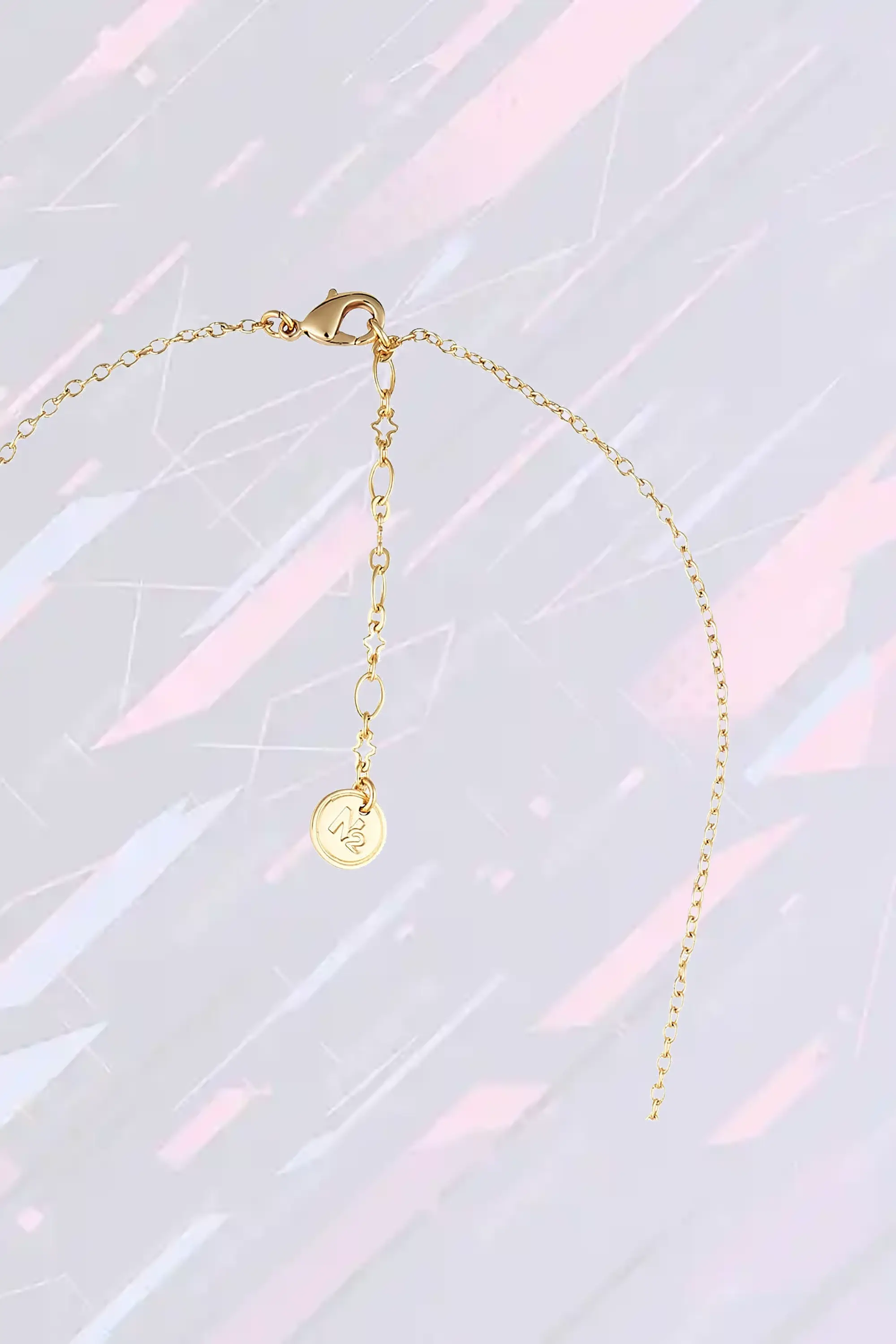 Collier long Les Néréides - Sautoir élégant orné de souris espiègle, délicate bobine à fil, ciseaux vintage, oiseau chantant et perles nacrées
