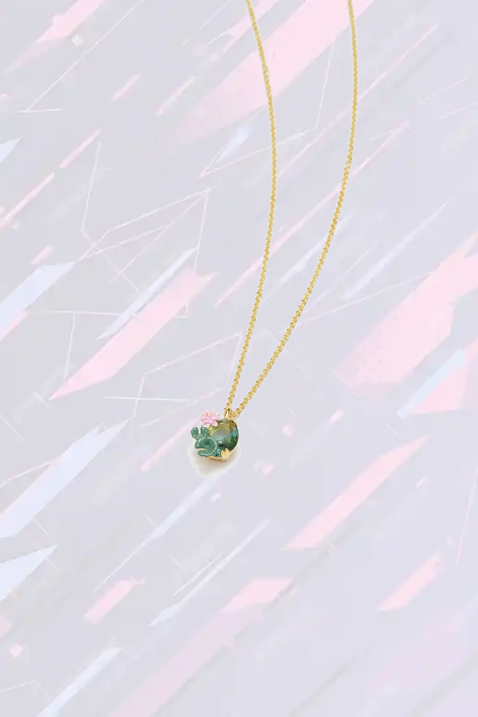 Pendentif Collier Élégant Lotus Élibrant avec Pierre Semi-Précieuse Bleu Azur - Création Néréides