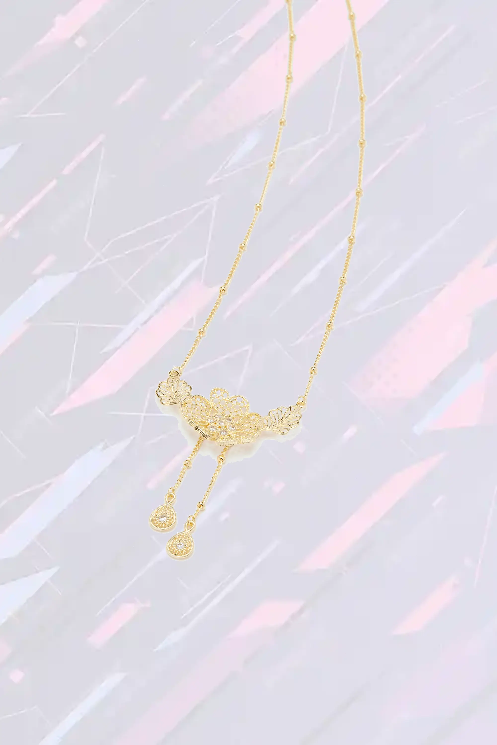 Collier or 18 carats avec pendentif raffiné - Création Les Néréides