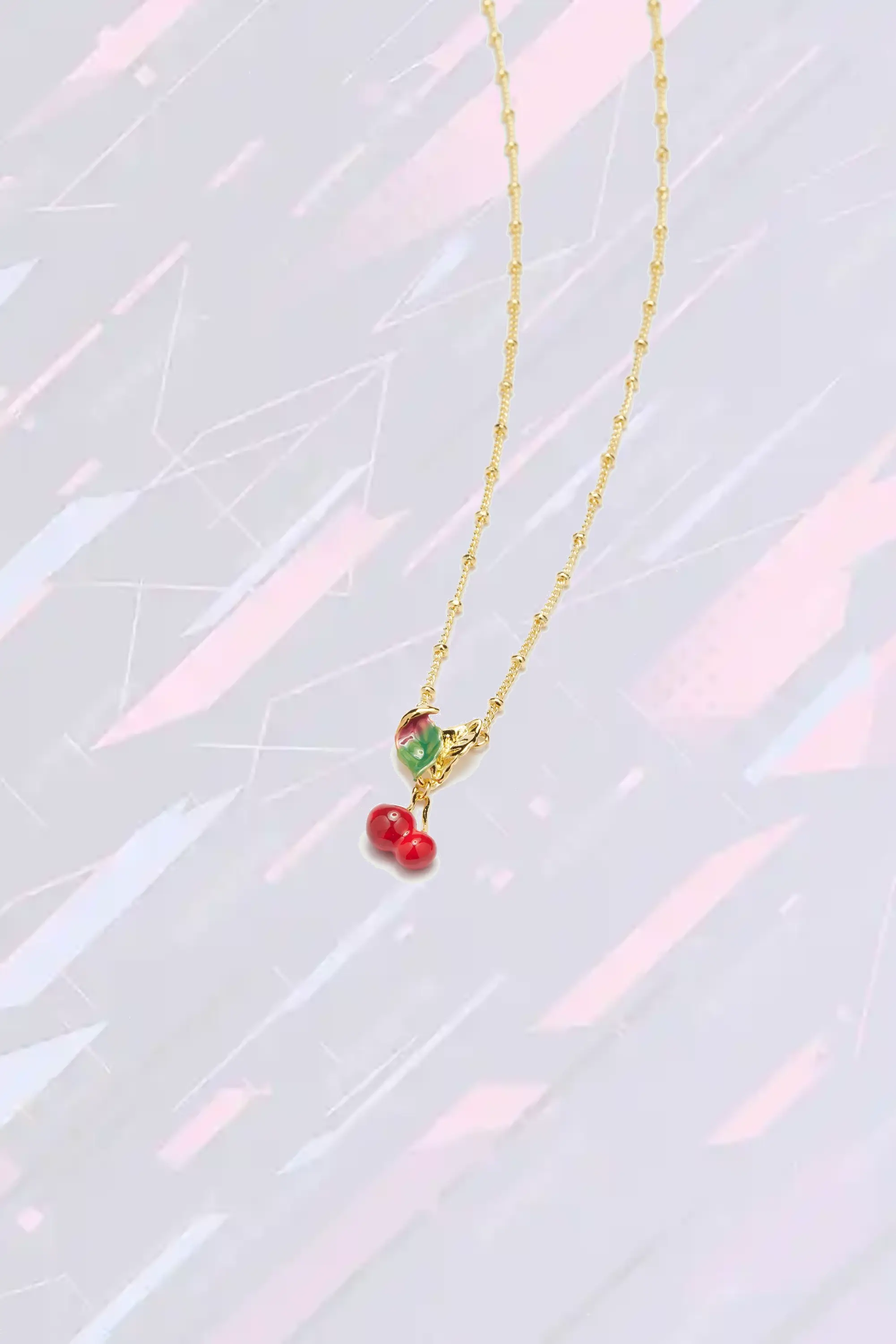 Collier Fantaisie Cerises Émaillées avec Feuillage Doré - Création Les Néréides