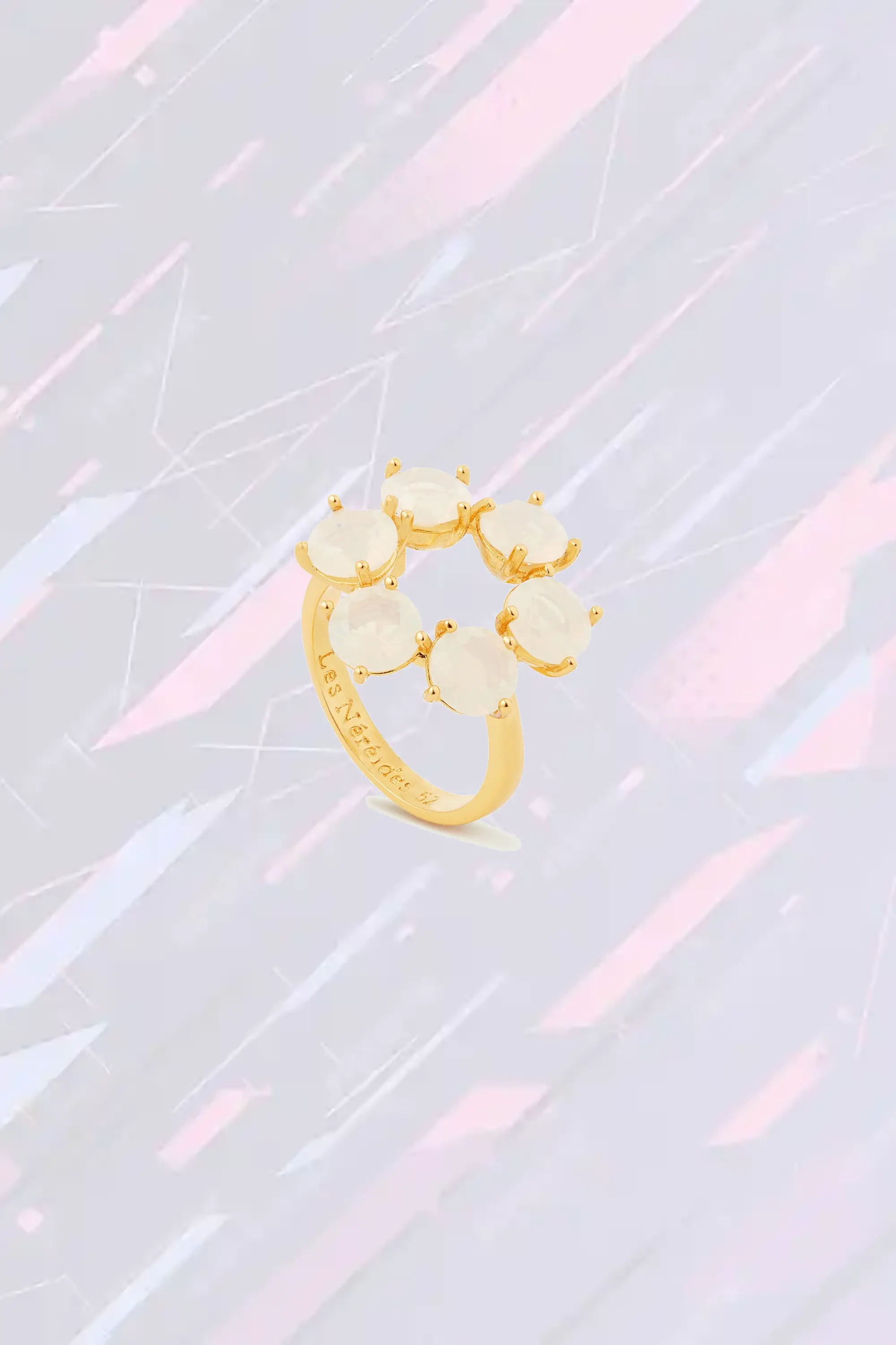 Bague délicate Les Néréides - Six gemmes arrondies en diamantine blanc nacré