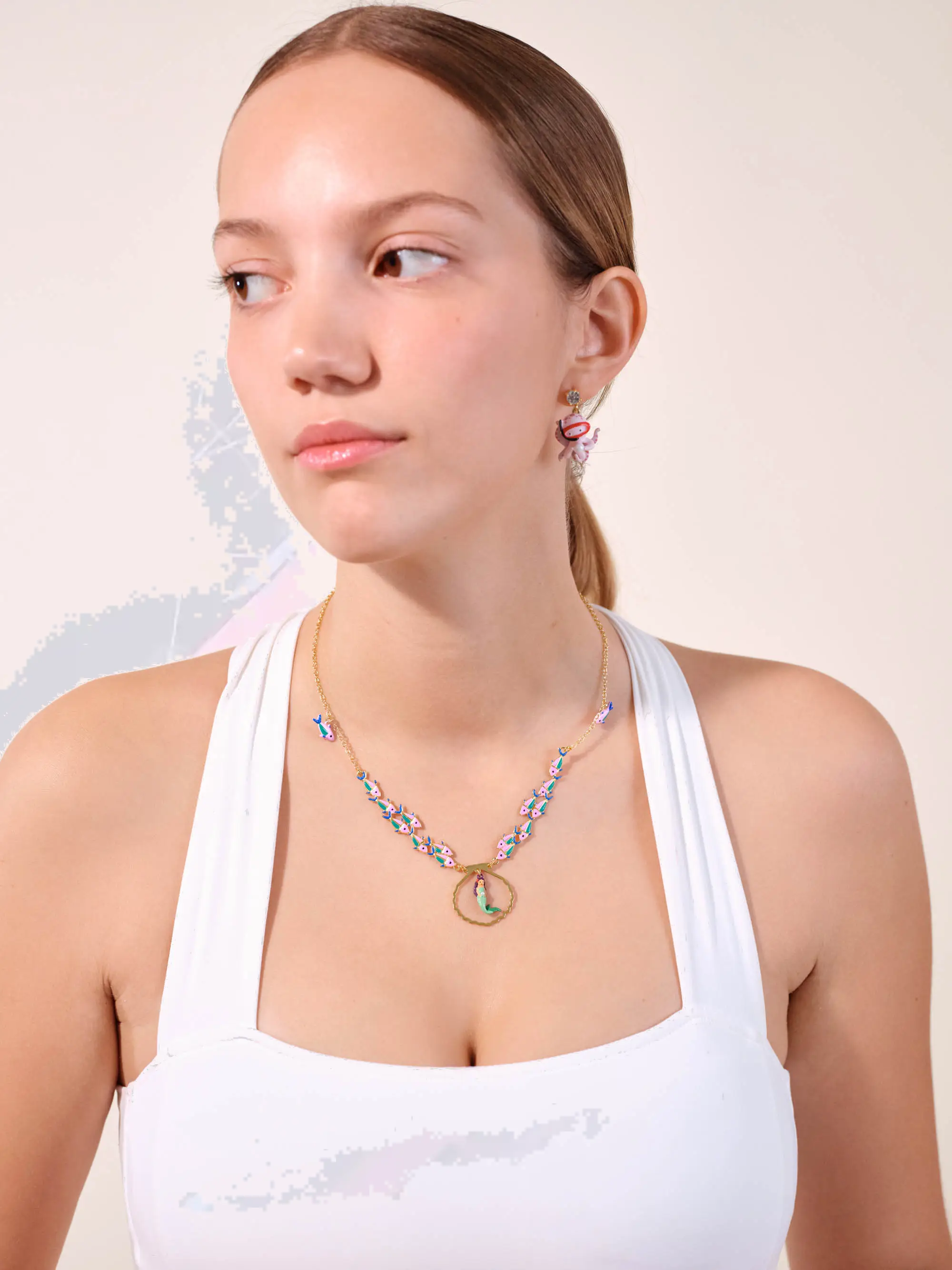 Collier Néréides Pendentif Sirène Mythique avec Motifs Aquatiques