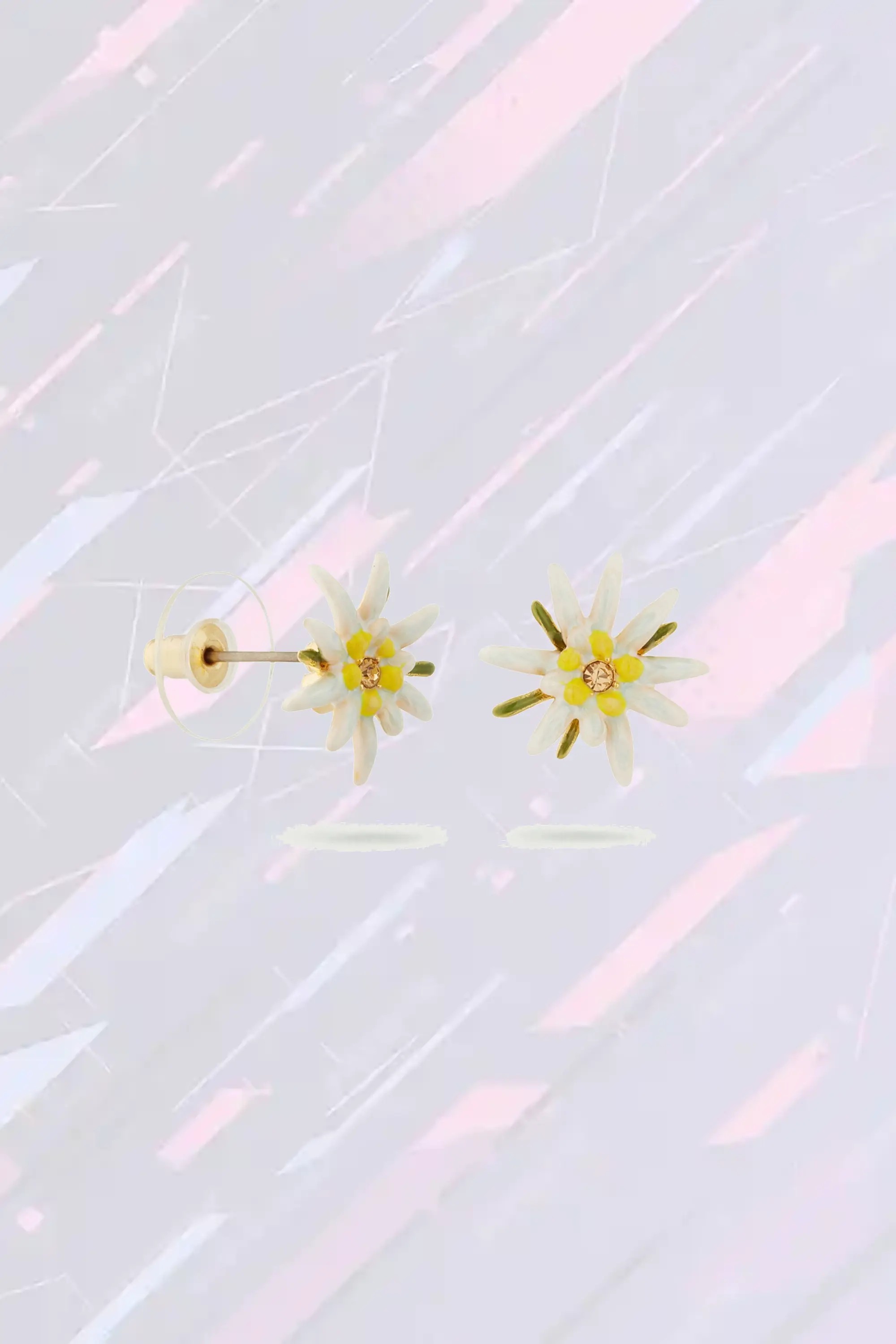 Boucles d'oreilles Néréides à tige argentée avec motif edelweiss élégant