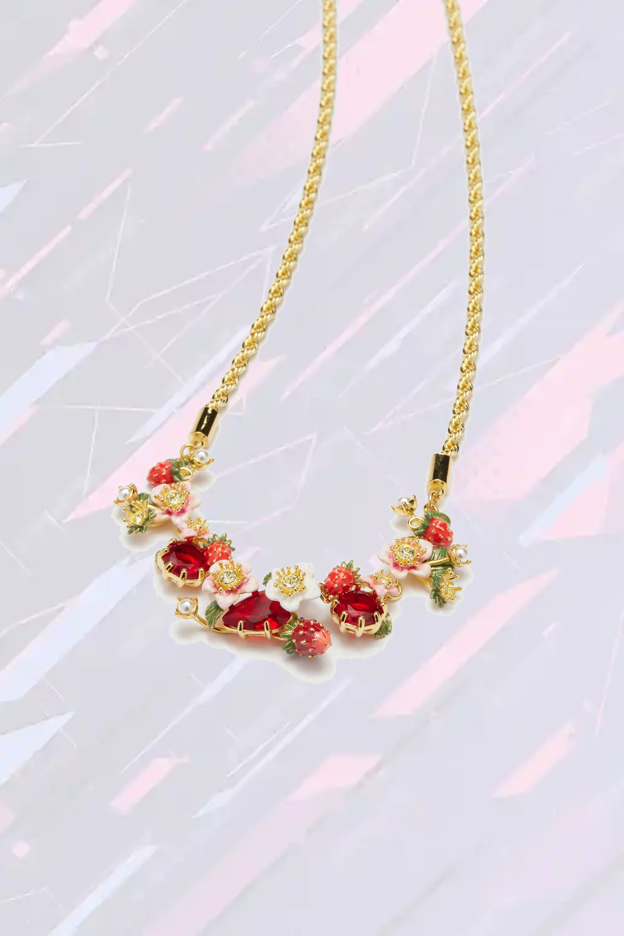 Collier Médaillon Printanier Lumineux - Création Les Néréides (Alternative version : Pendentif Floral Étincelant - Collier de Printemps Les Néréides)