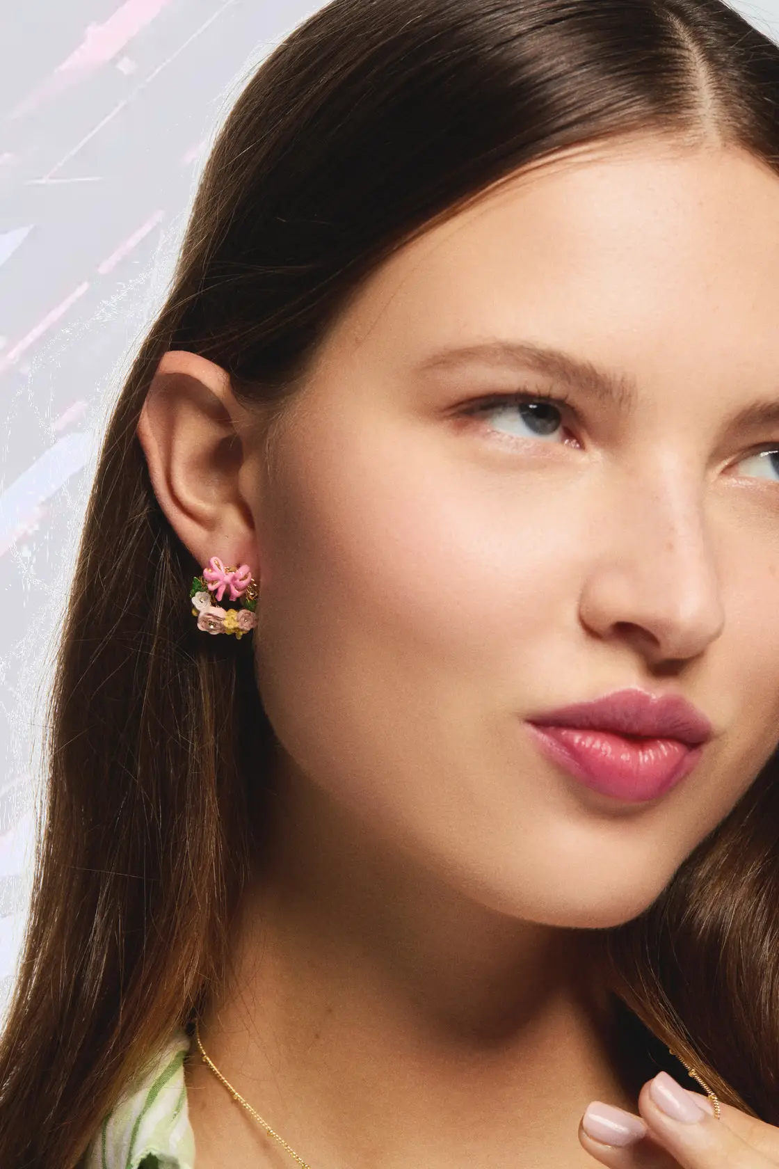 Boucles d'oreilles élégantes à motif floral et ruban pastel - Création Néréides