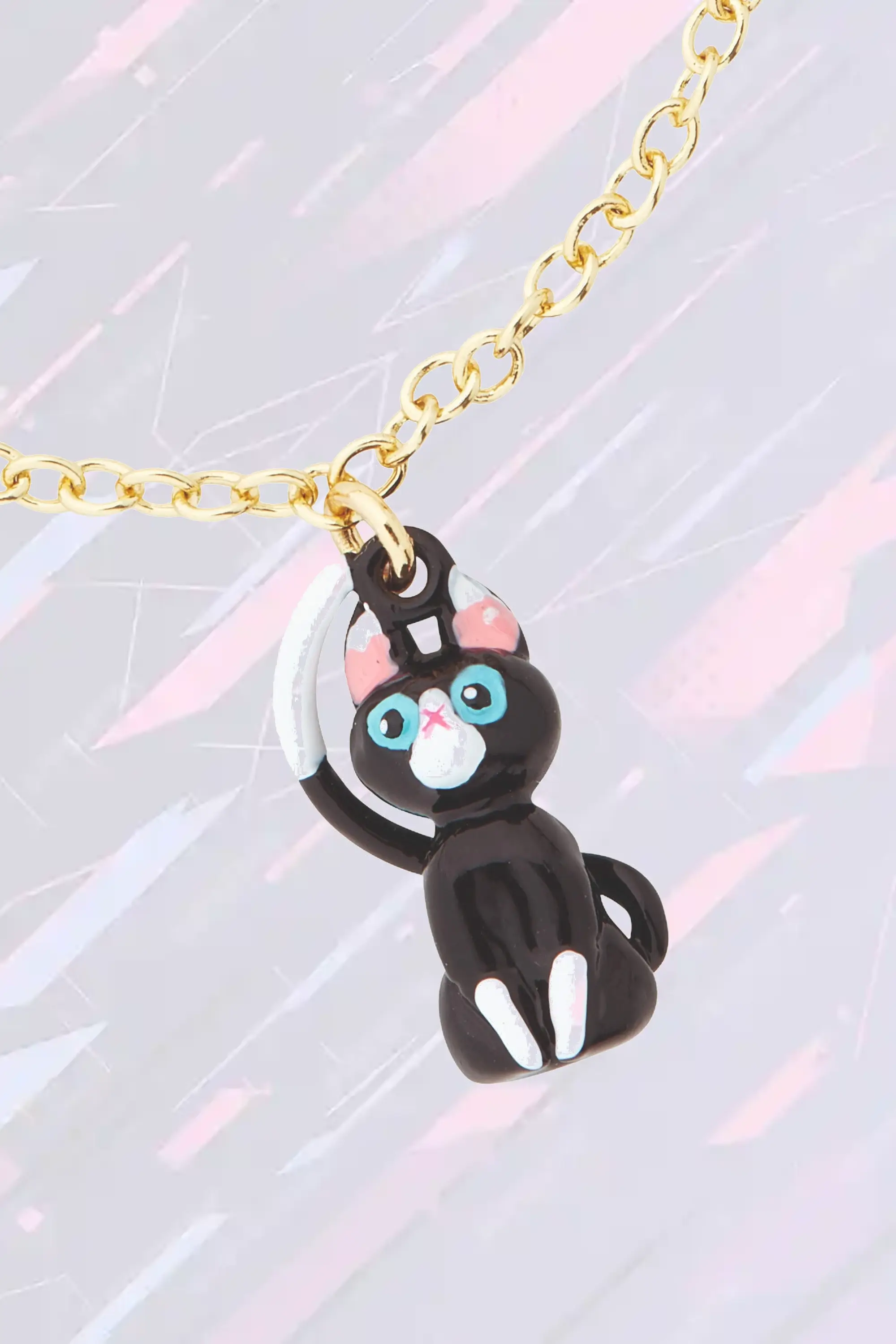 Bracelet féérique Les Néréides - Minou espiègle, bottillon écarlate et bunny malicieux avec détails en émail