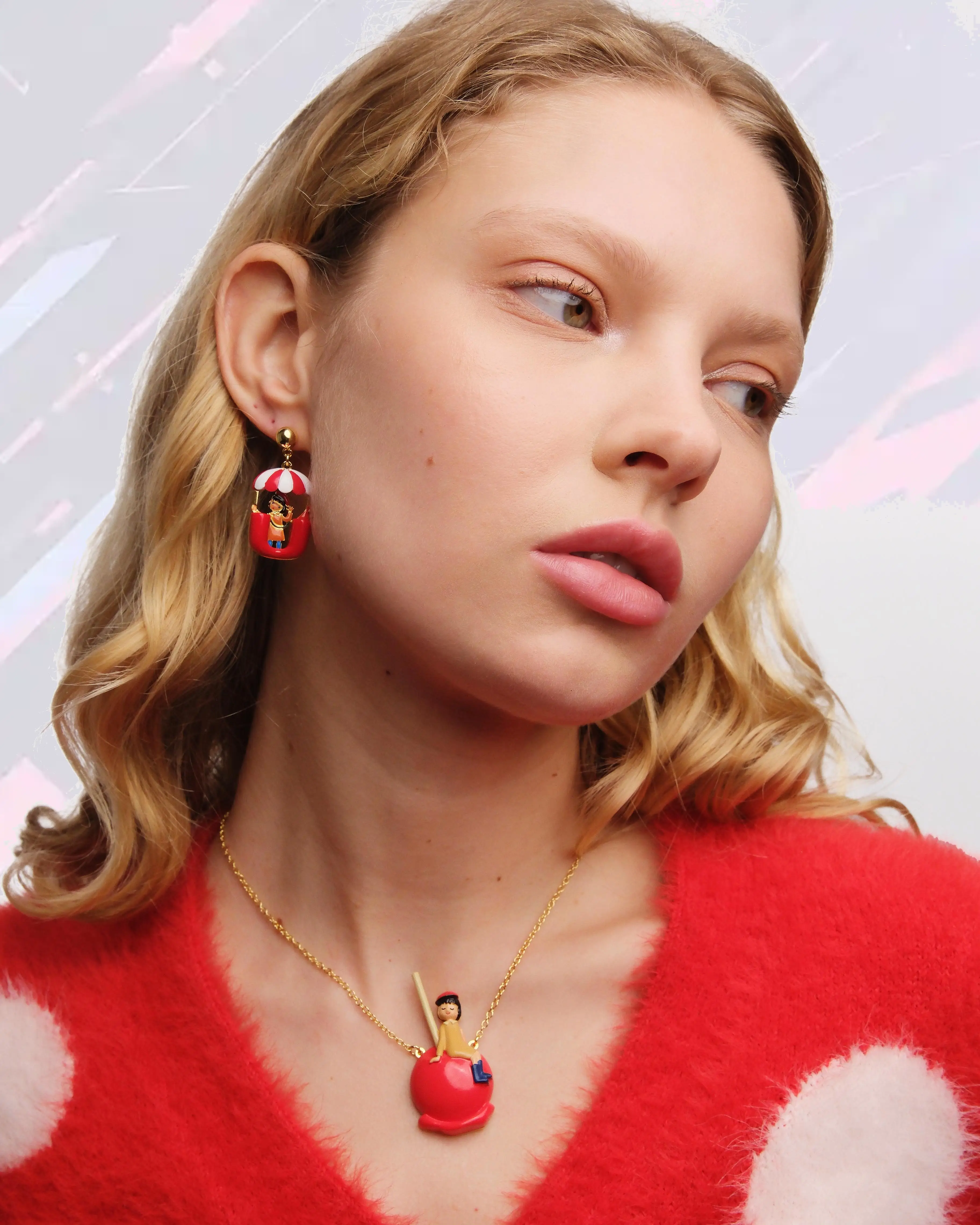 Pendentif Enfant Élégant en Forme de Pomme d'Amour - Création Fantaisie Marque Les Néréides
