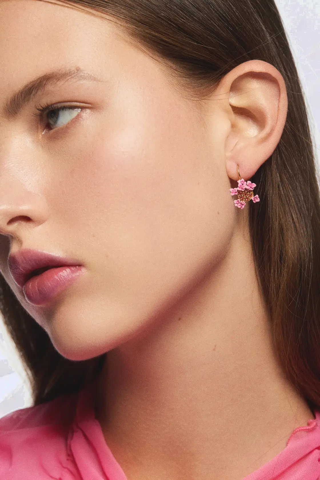 Élégantes Crèoles en Pierres Fines Rosées et Dorées - Inspiration Hortensia - Création Artisanale Les Néréides