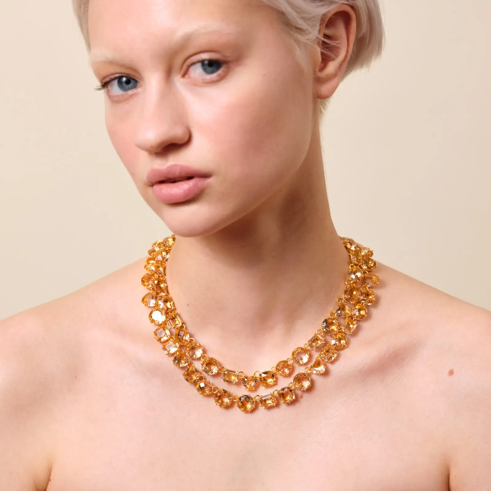 LesNéréides Collier en éventail double rangée - Cristaux diamantés dégradé rose-abricot