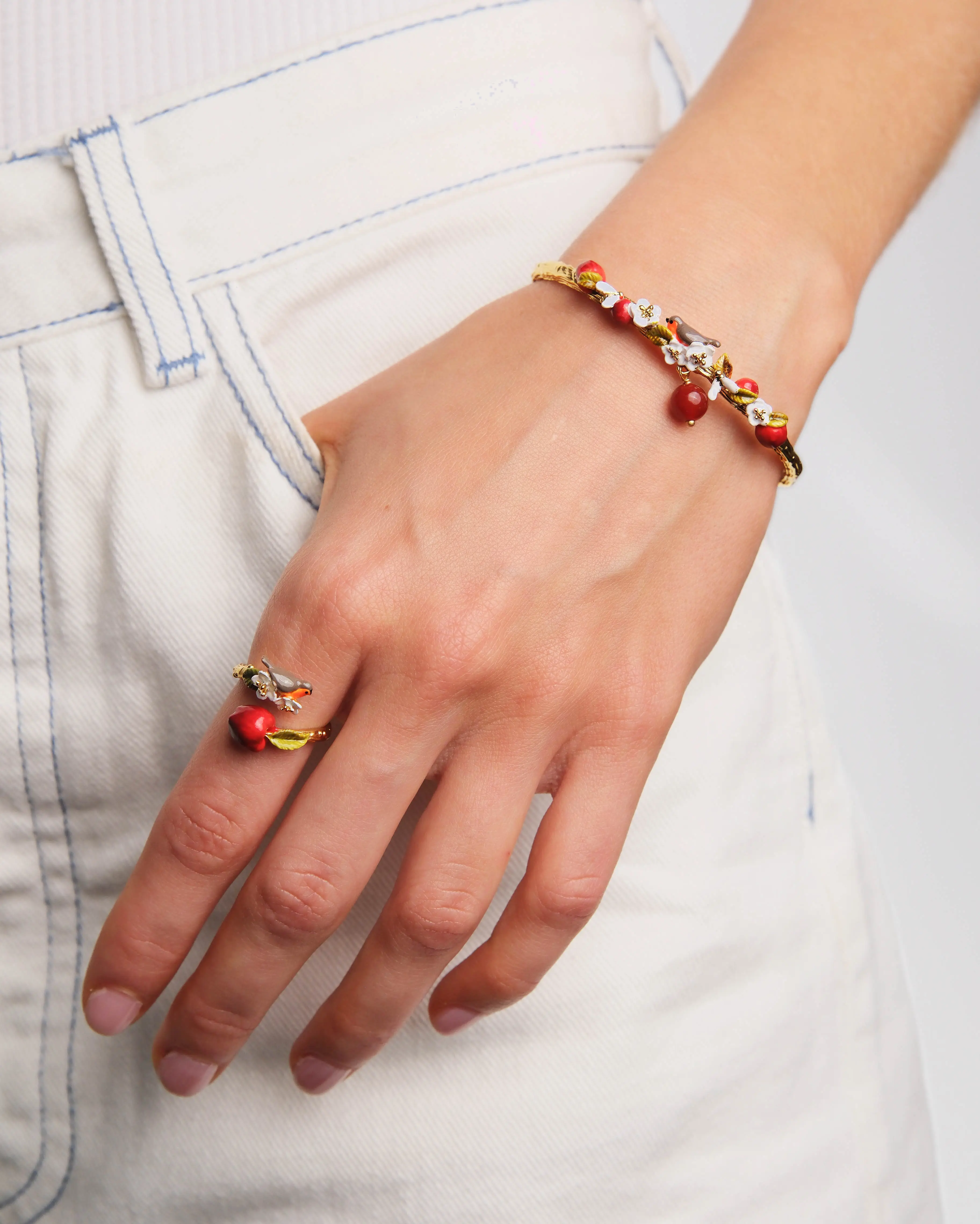 Bague réglable Les Néréides - Oiseau chanteur et motif fruité en métal doré