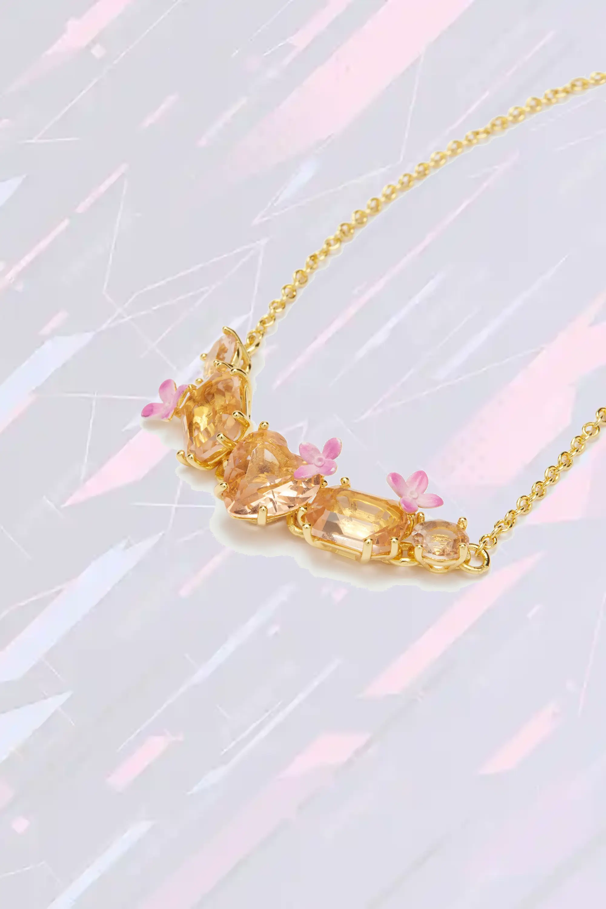 Bracelet délicat Les Néréides à motifs floraux - 5 gemmes précieuses serti de diamantins aux nuances pêche et rose