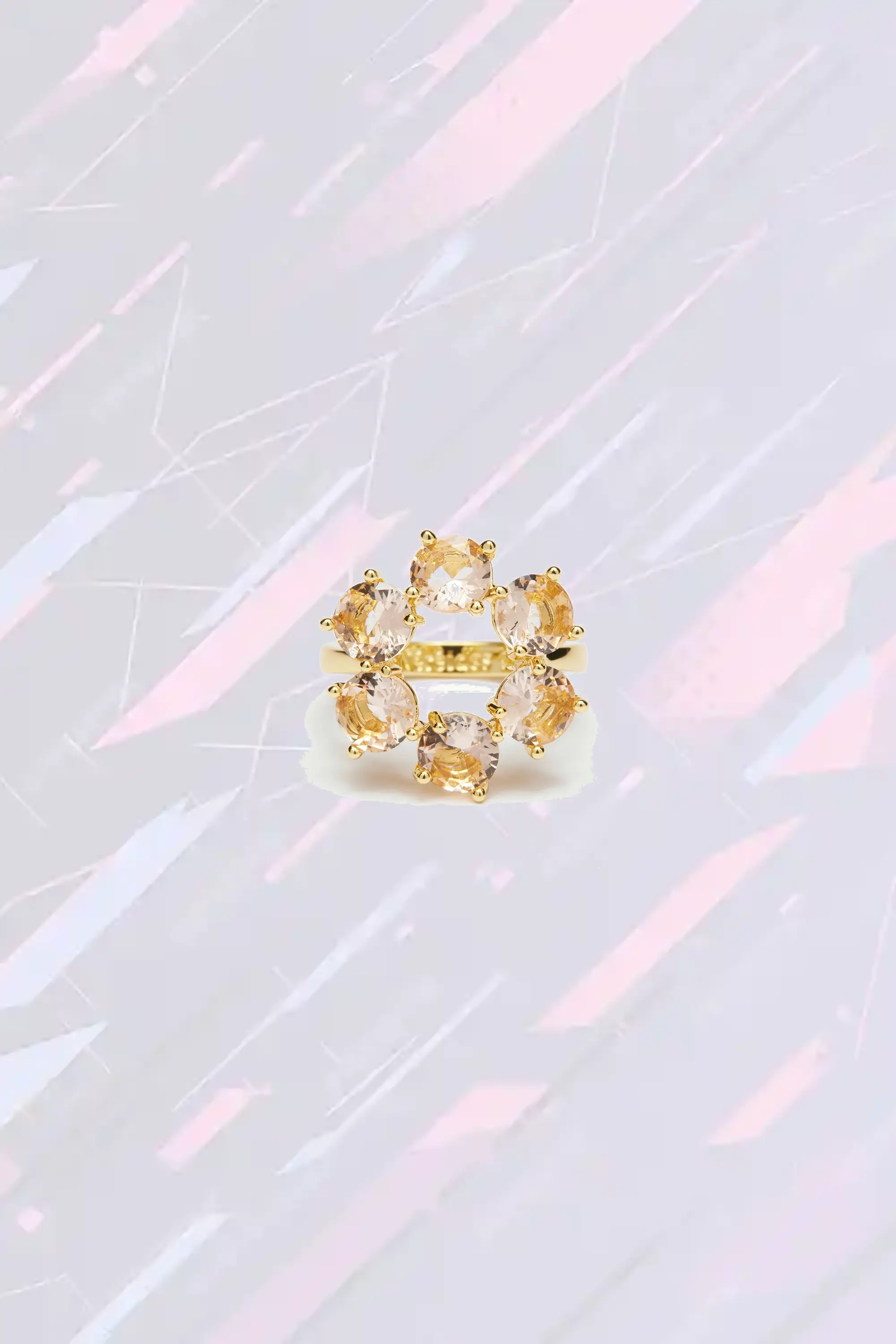 Bague délicate des Néréides ornée de 6 diamantines aux nuances rosées et abricot