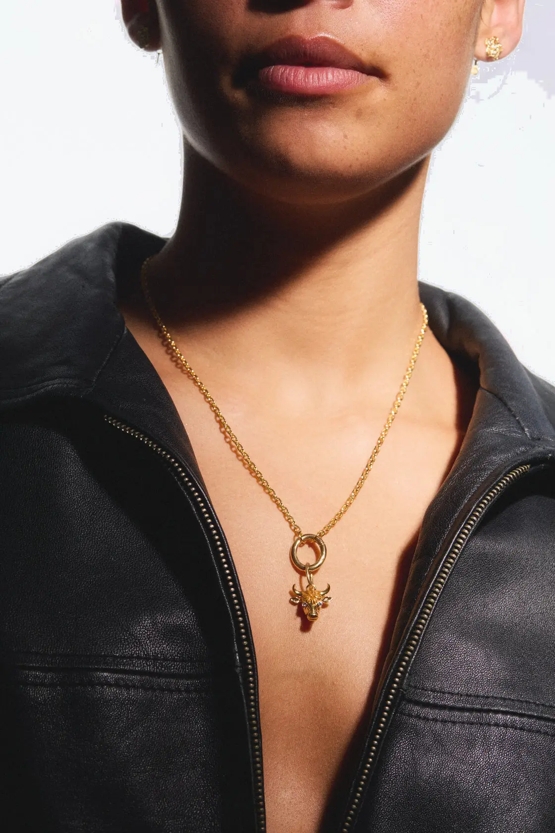 Pendentif Taureau Énergétique - Symbole de Puissance Zodiacale et Stabilité par Les Néréides