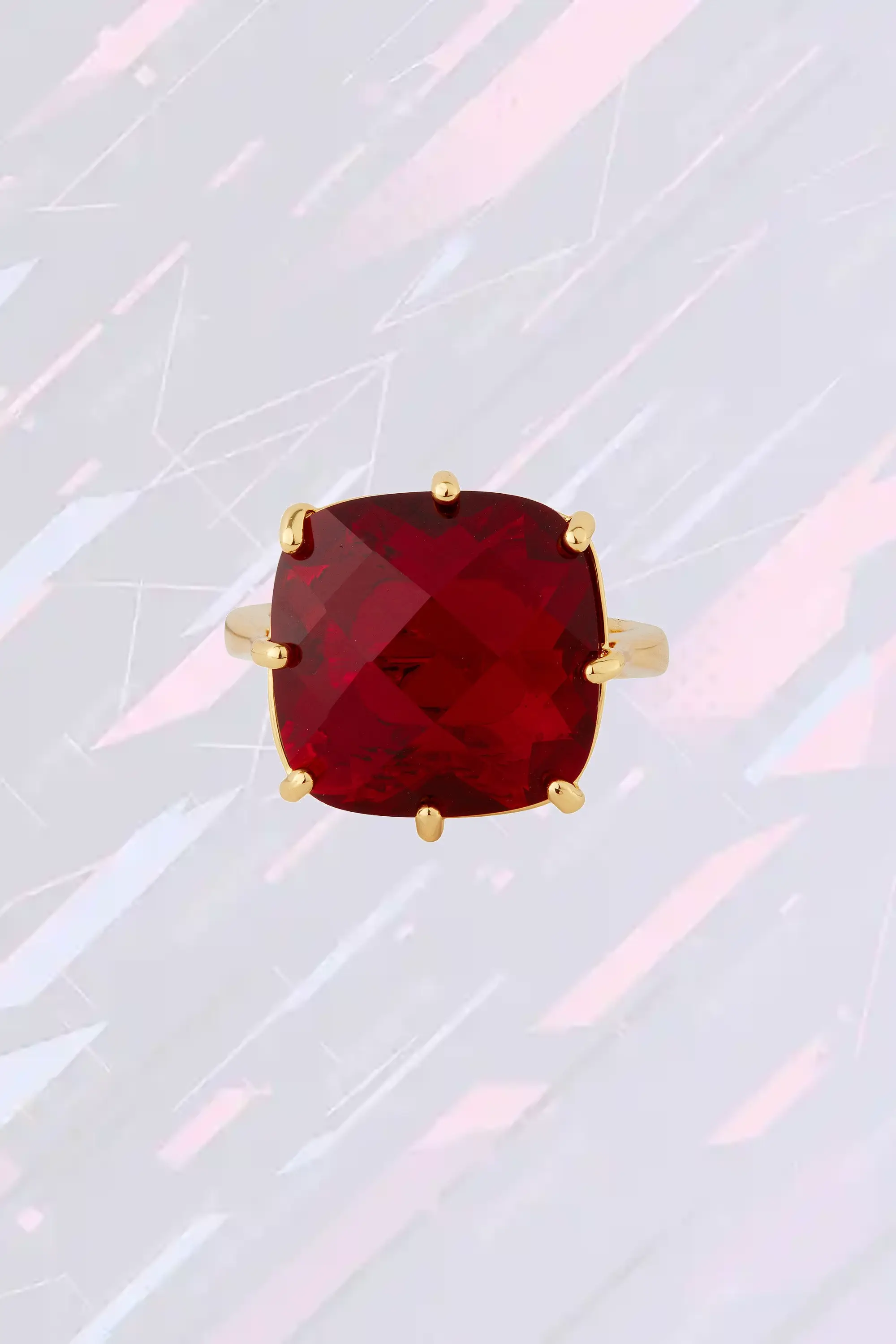 Bague diamantée signature Les Néréides - Pierre grenat éclatante sur monture carrée