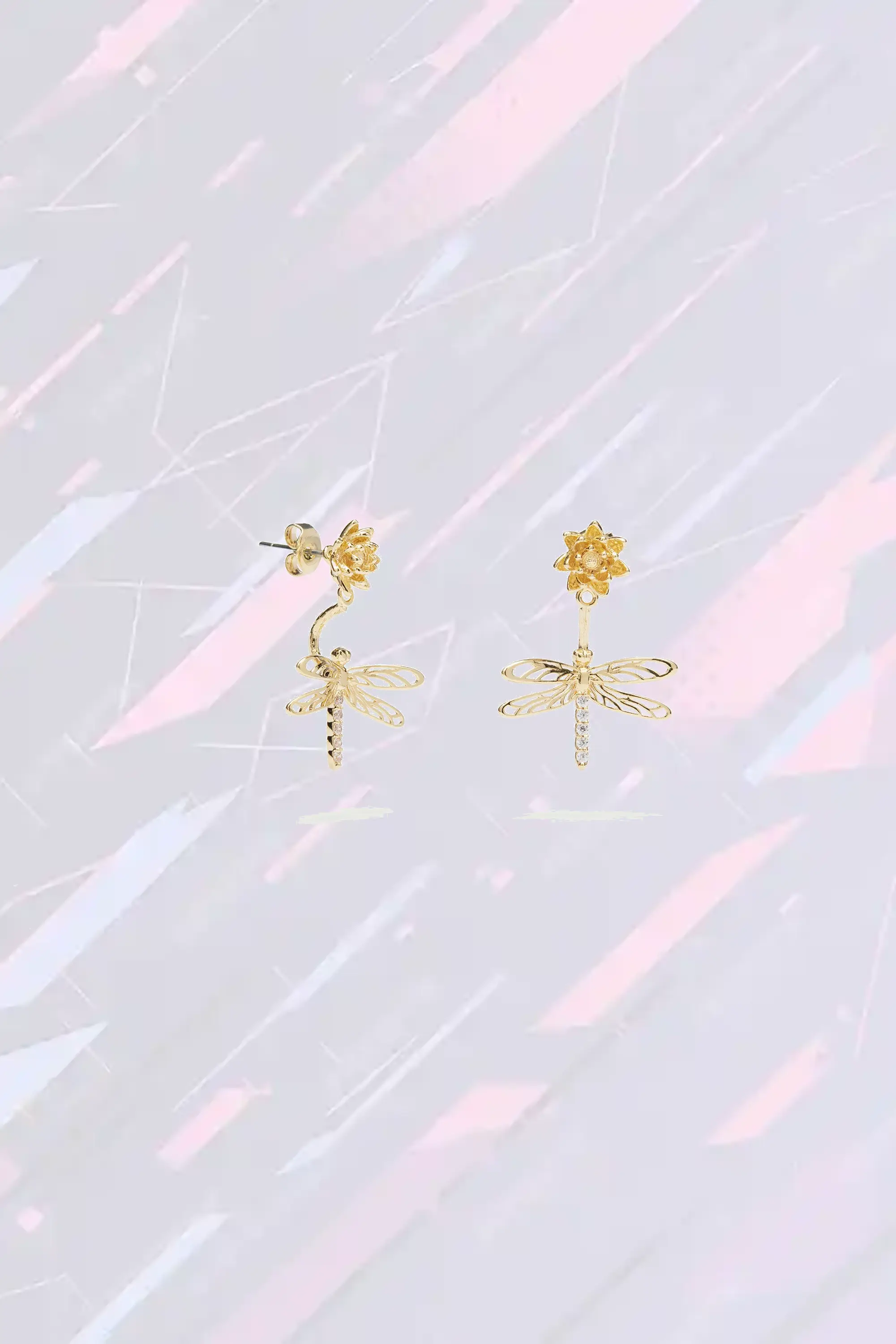 Boucles d'oreilles pendantes Les Néréides - Création aérienne en cristaux avec libellule et motifs floraux