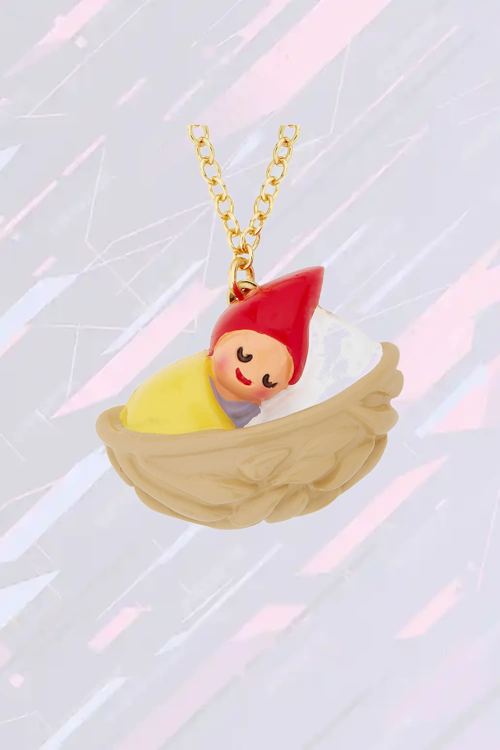 Collier Les Néréides avec pendentif en coquillage nacré et figurine lutin de jardin - Création fantaisie à suspension délicate