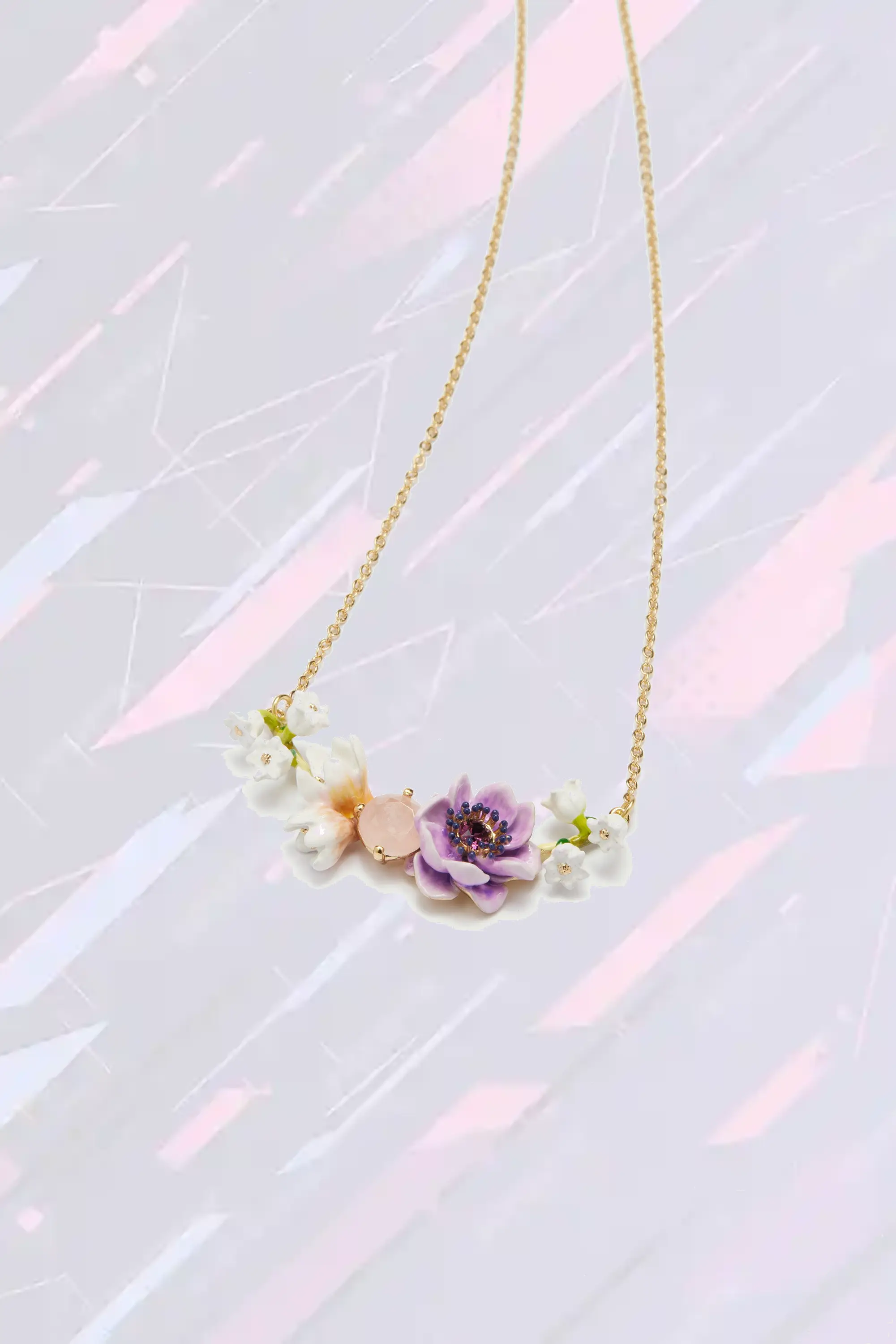 Collier décolleté Les Néréides - Motif bohème aux trois fleurs stylisées