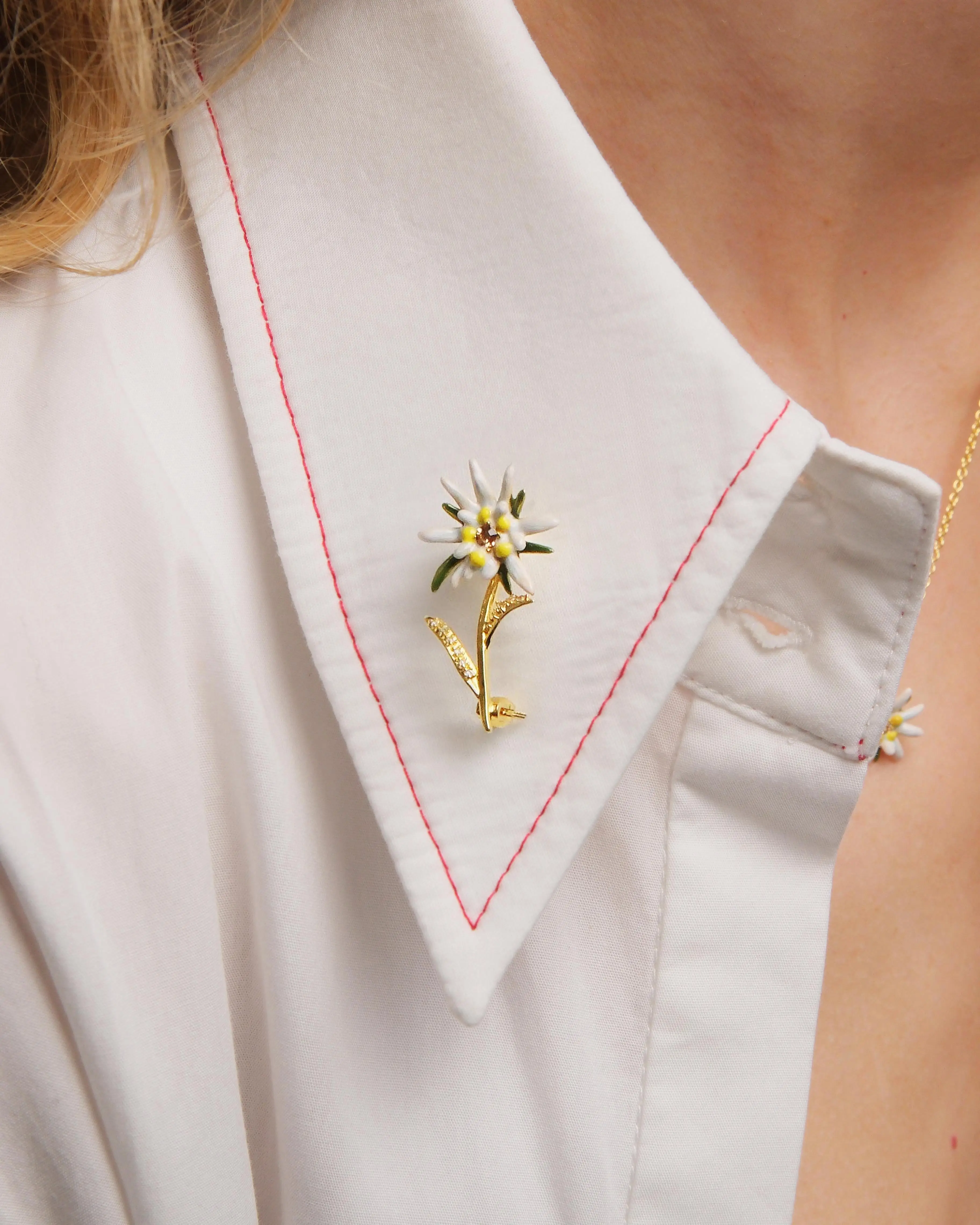Broche Artisanale Les Néréides à l'Effigie d'Edelweiss Étoilé