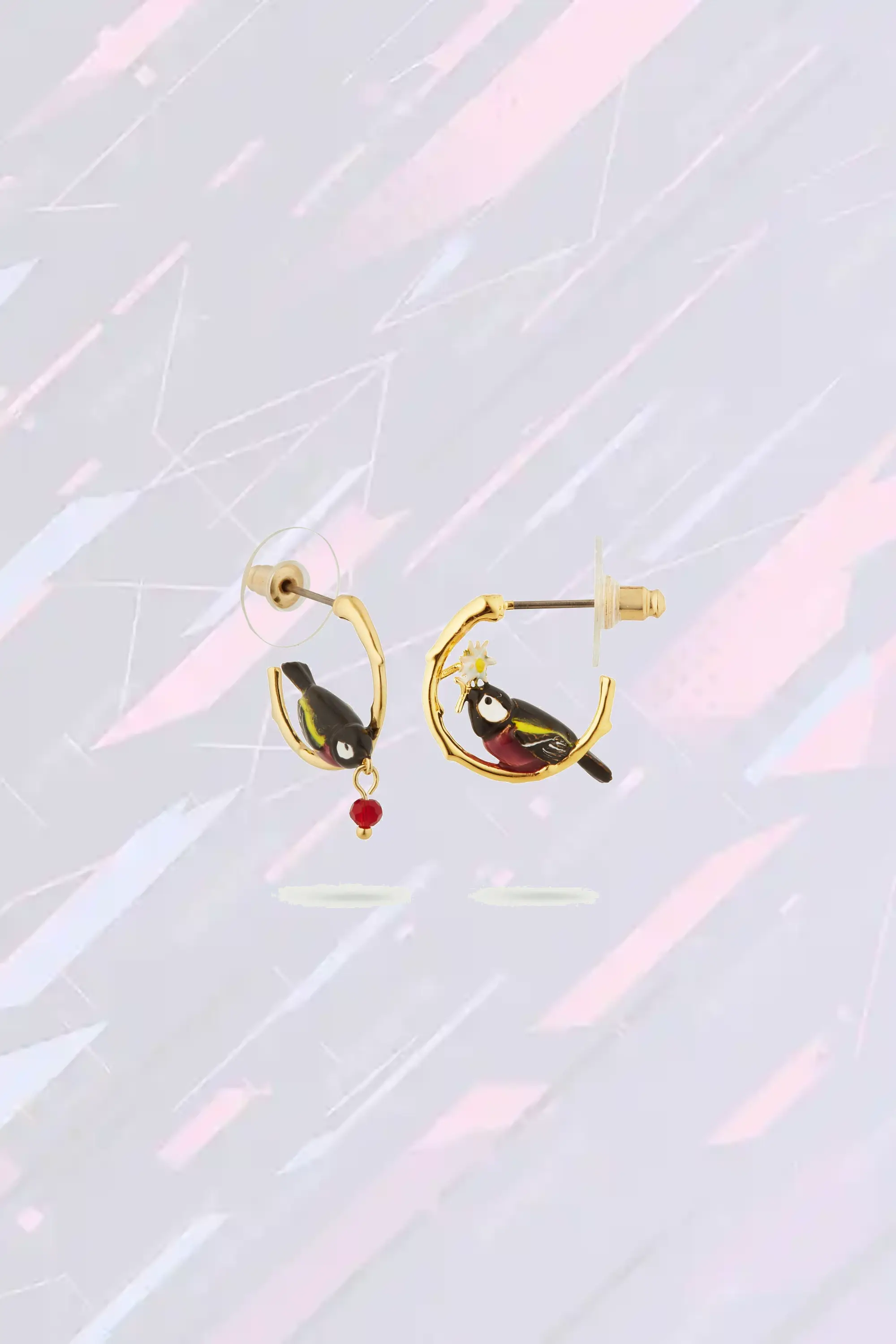 Boucles d'Oreilles Artisanales Néréides Créoles à Motif Oiseau Tropical Unique