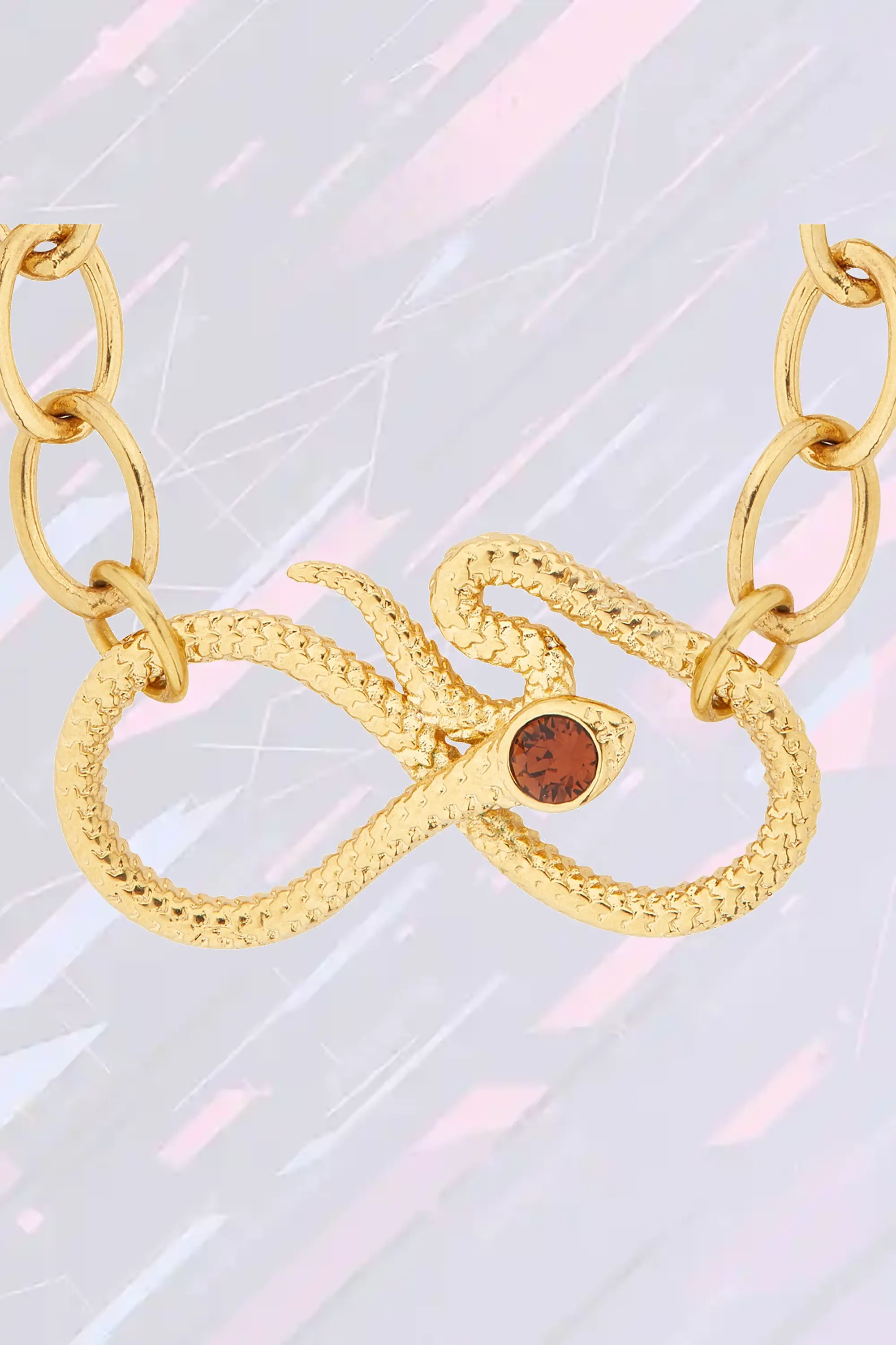 Collier ornemental Les Néréides à chaînettes - Motif ovoïde serti et serpent stylisé d'inspiration pharaonique