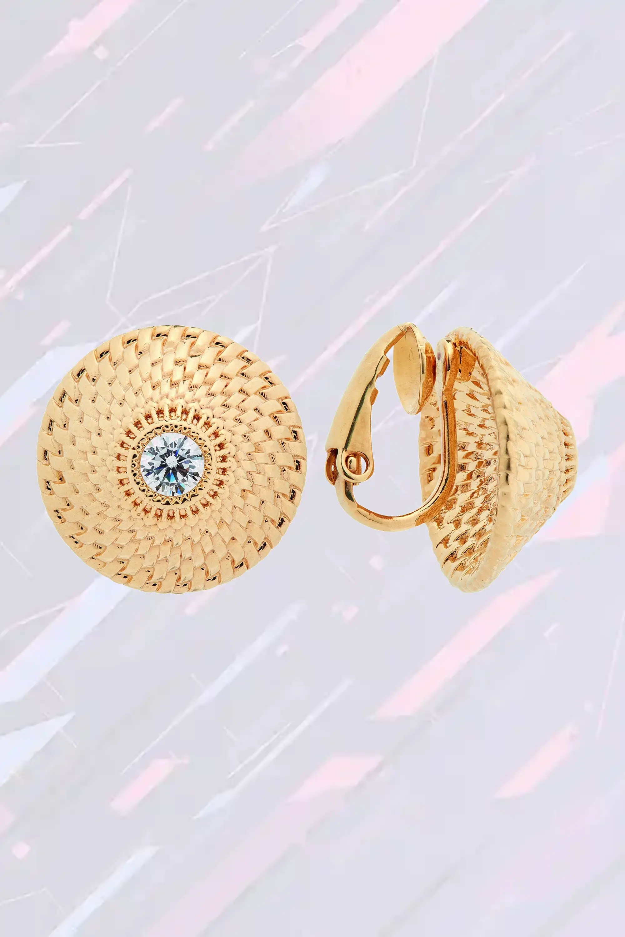 Boucles d'oreilles ethniques en osier tressé artisanalement - Tiges ajourées et disques finis - Création Les Néréides