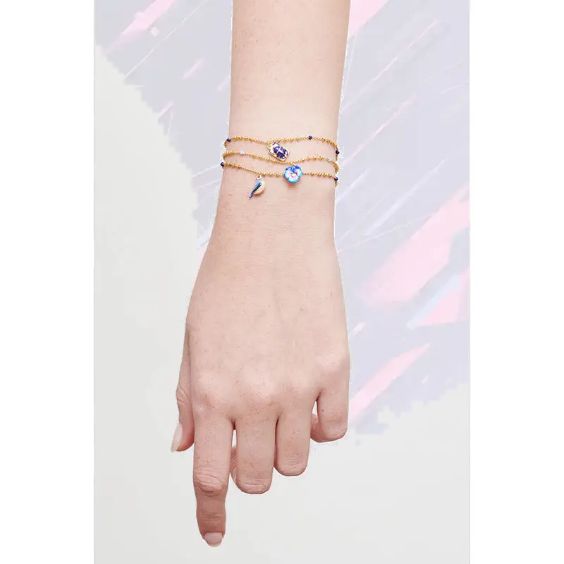 Boucle bracelet violette en émail - Pièce artisanale Les Néréides - Accessoire de mode féminin