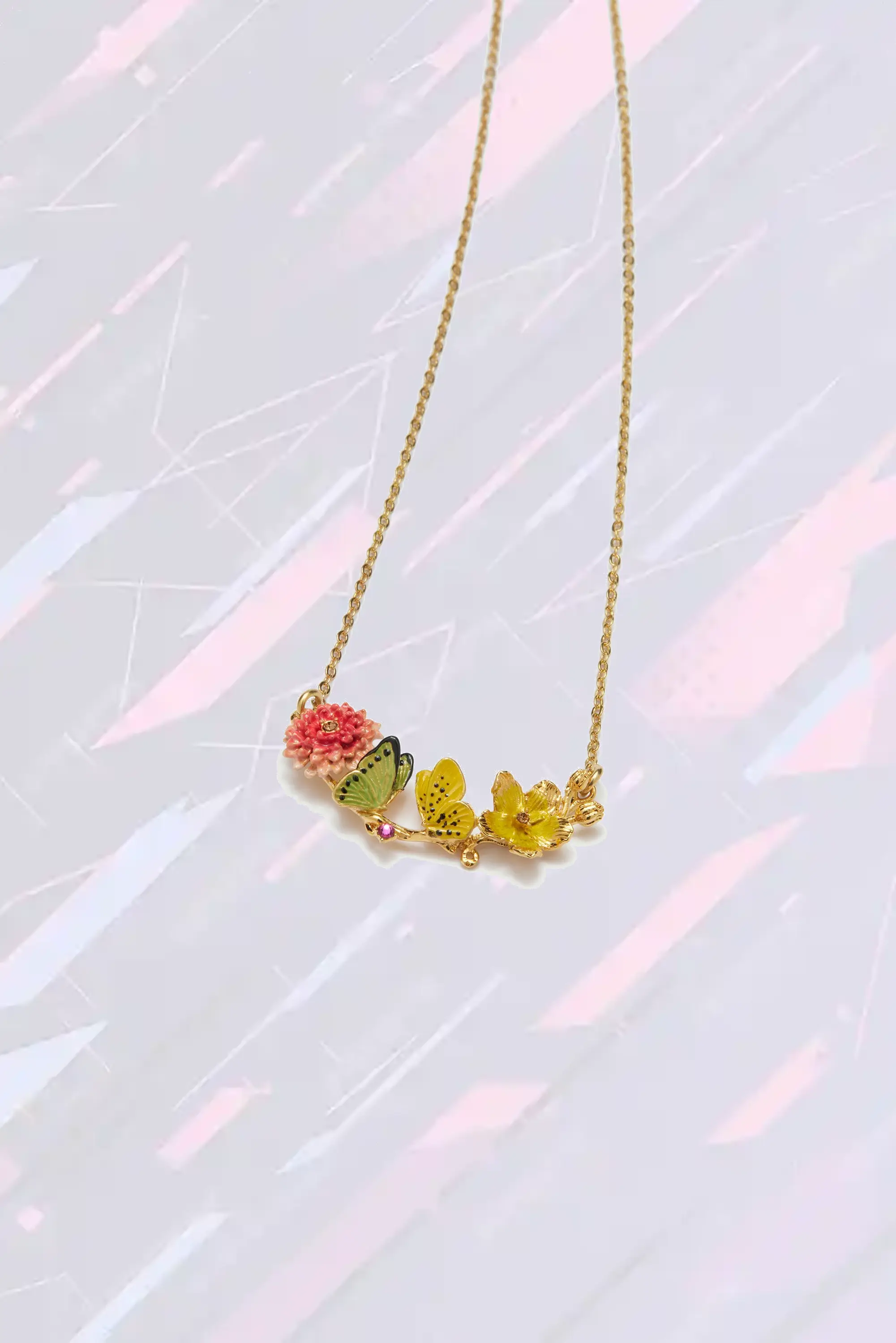 Les Néréides Pendentif plaque émaillé motifs floraux et papillons