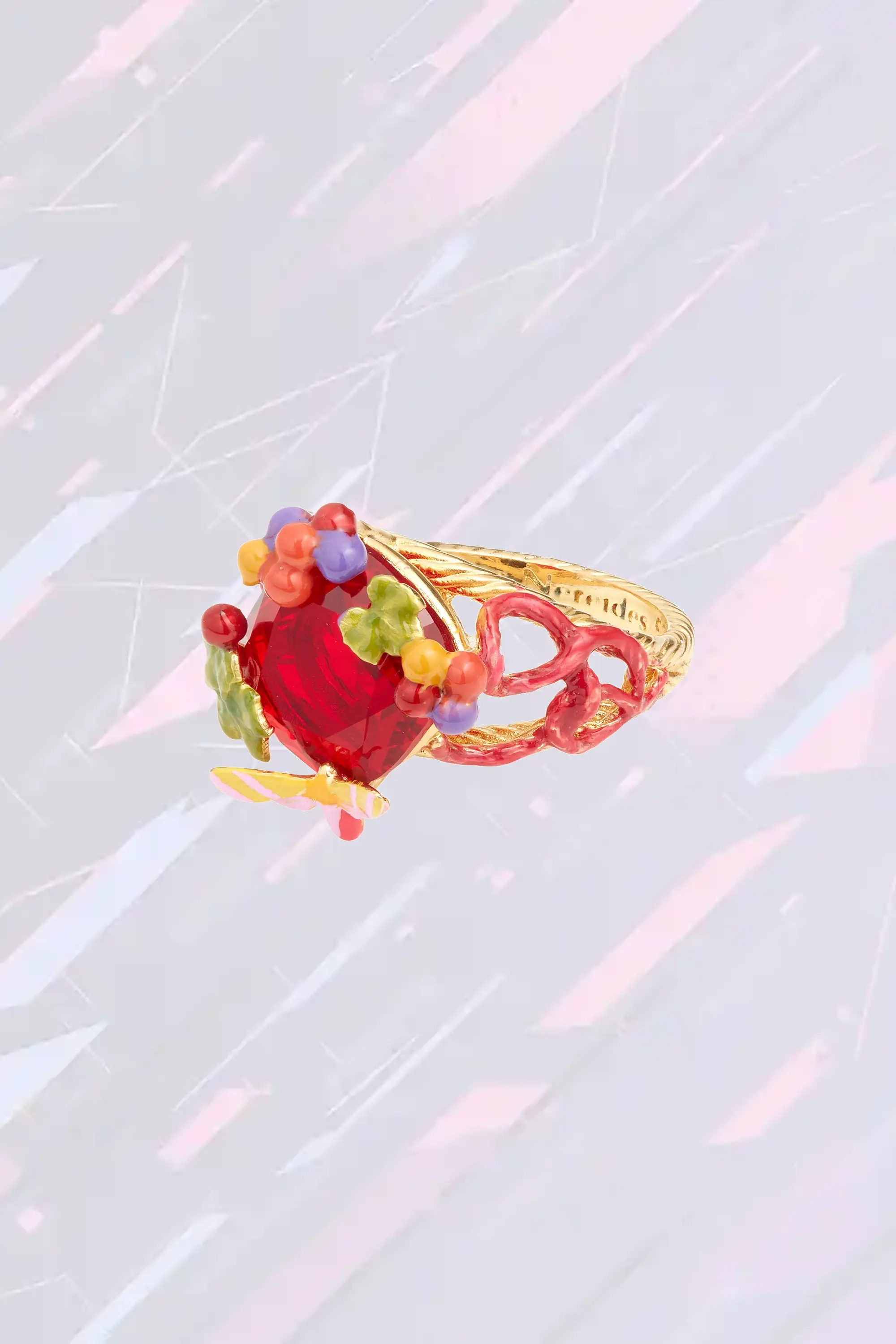 Bague Élégante en Grenat Rouge Inspirée par la Vigne Enchantée - Création Festive Les Néréides