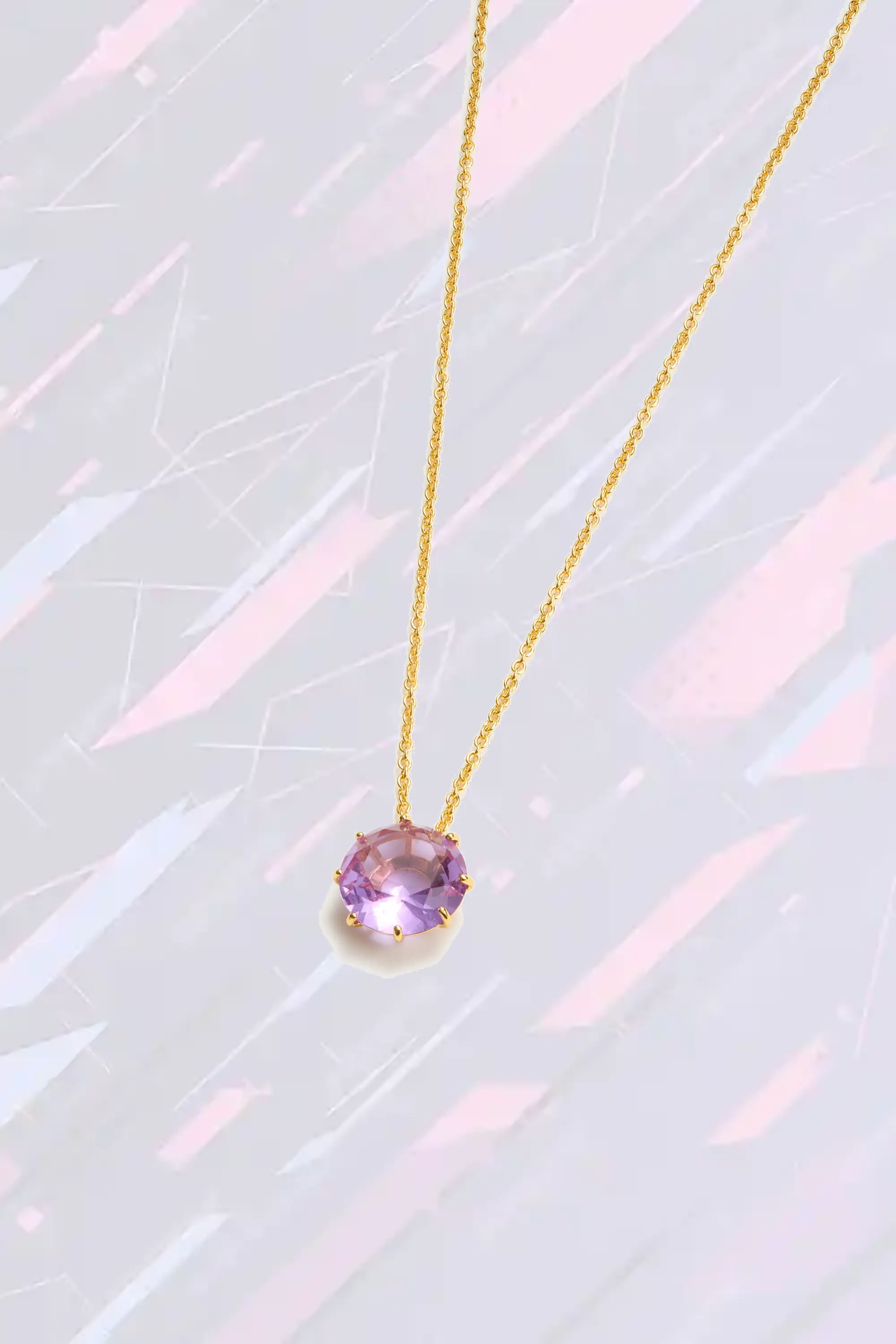 Collier délicat en pierre précieuse ronde serti de cristaux lavande étincelant - Les Néréides