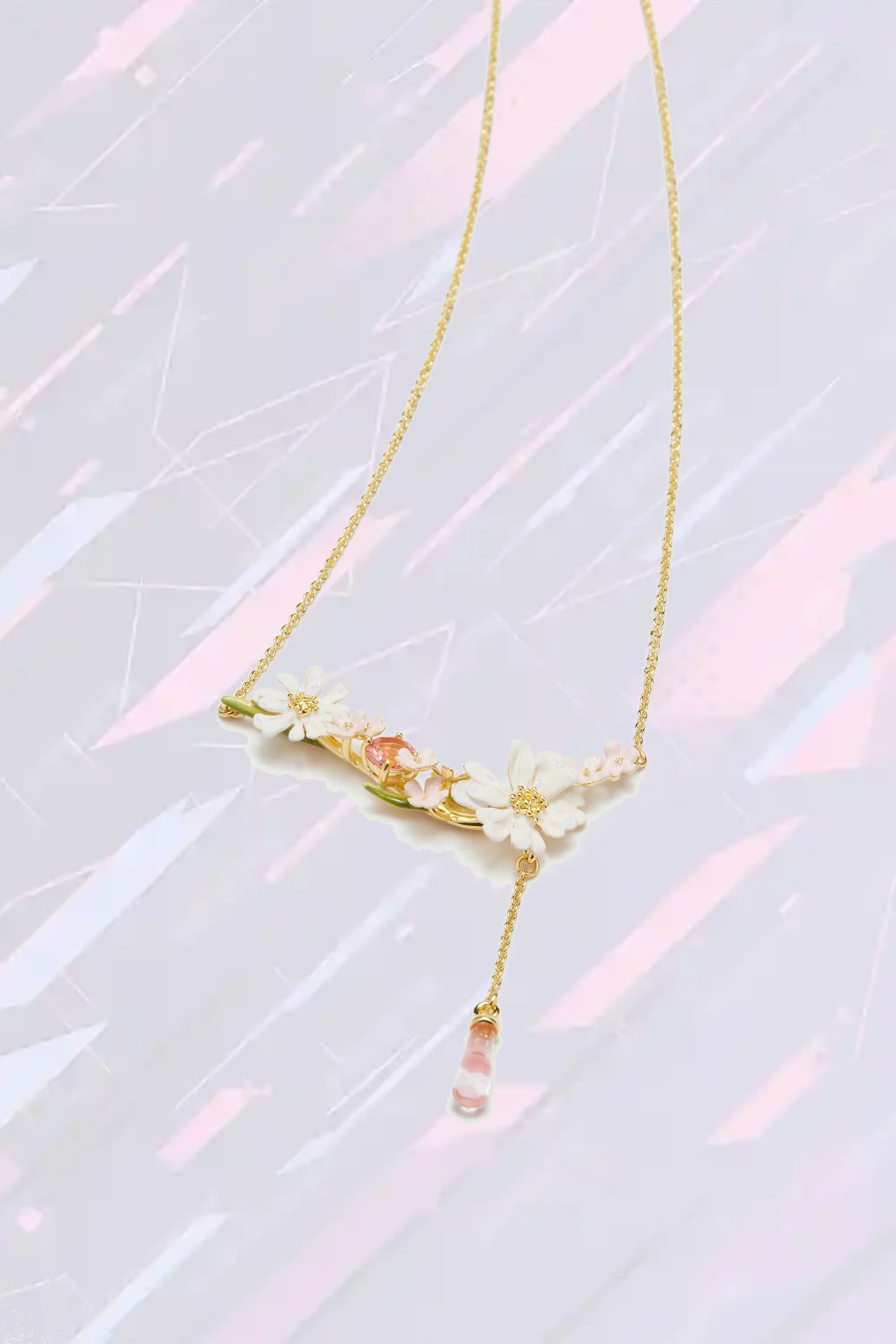 Collier Fantaisie Les Néréides - Pendentif Florale Romantique avec Perle Nuancée et Motif Botanique