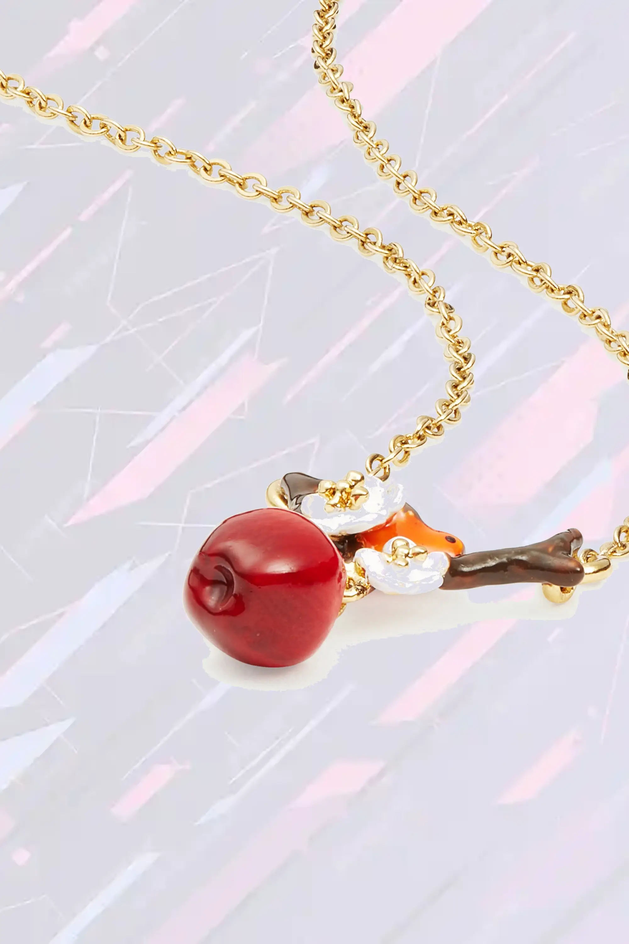 Pendentif Collier Les Néréides - Oiseau Charmant et Fruit Délicat en Émail